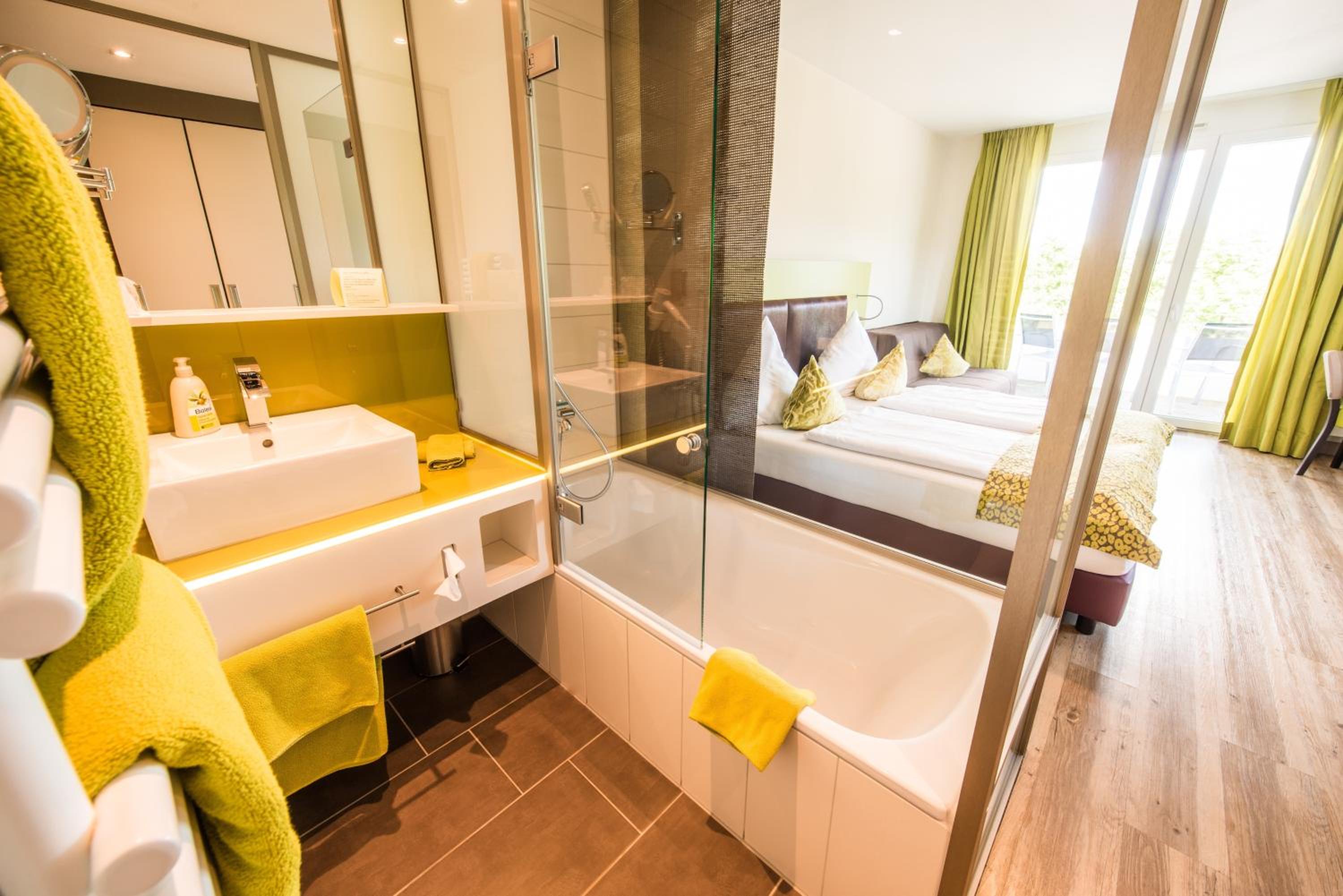 Large Double Room photo 1