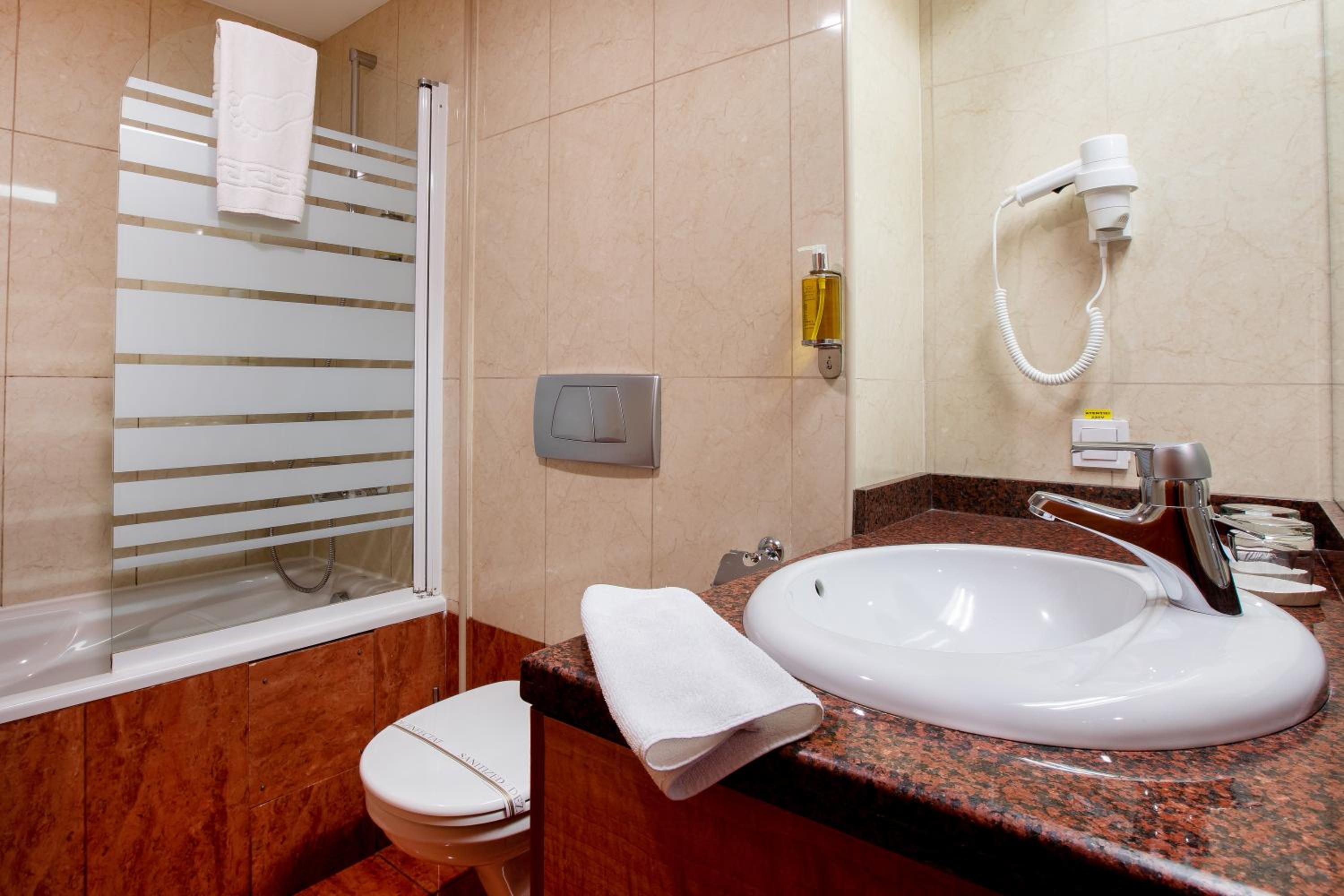 Superior Double Room - Photo 2