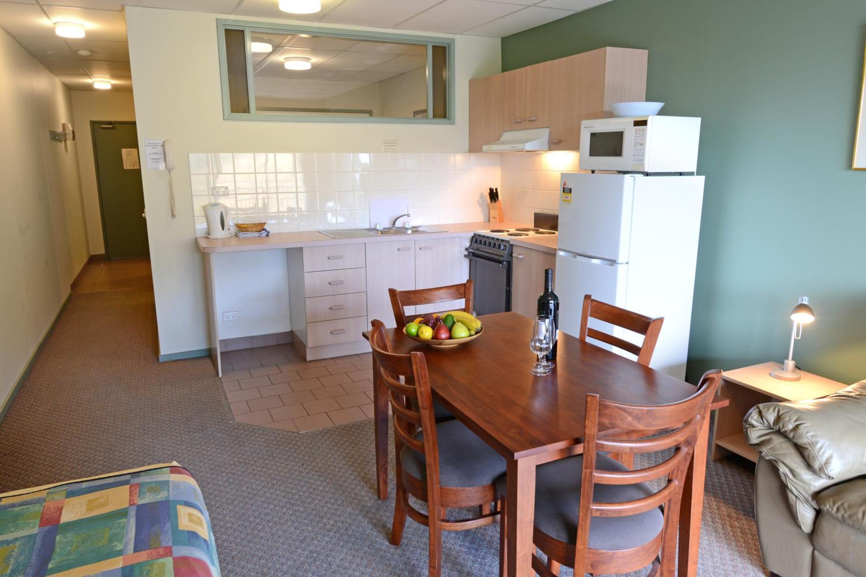 Deluxe One-Bedroom Apartment (4 Guests) photo 3
