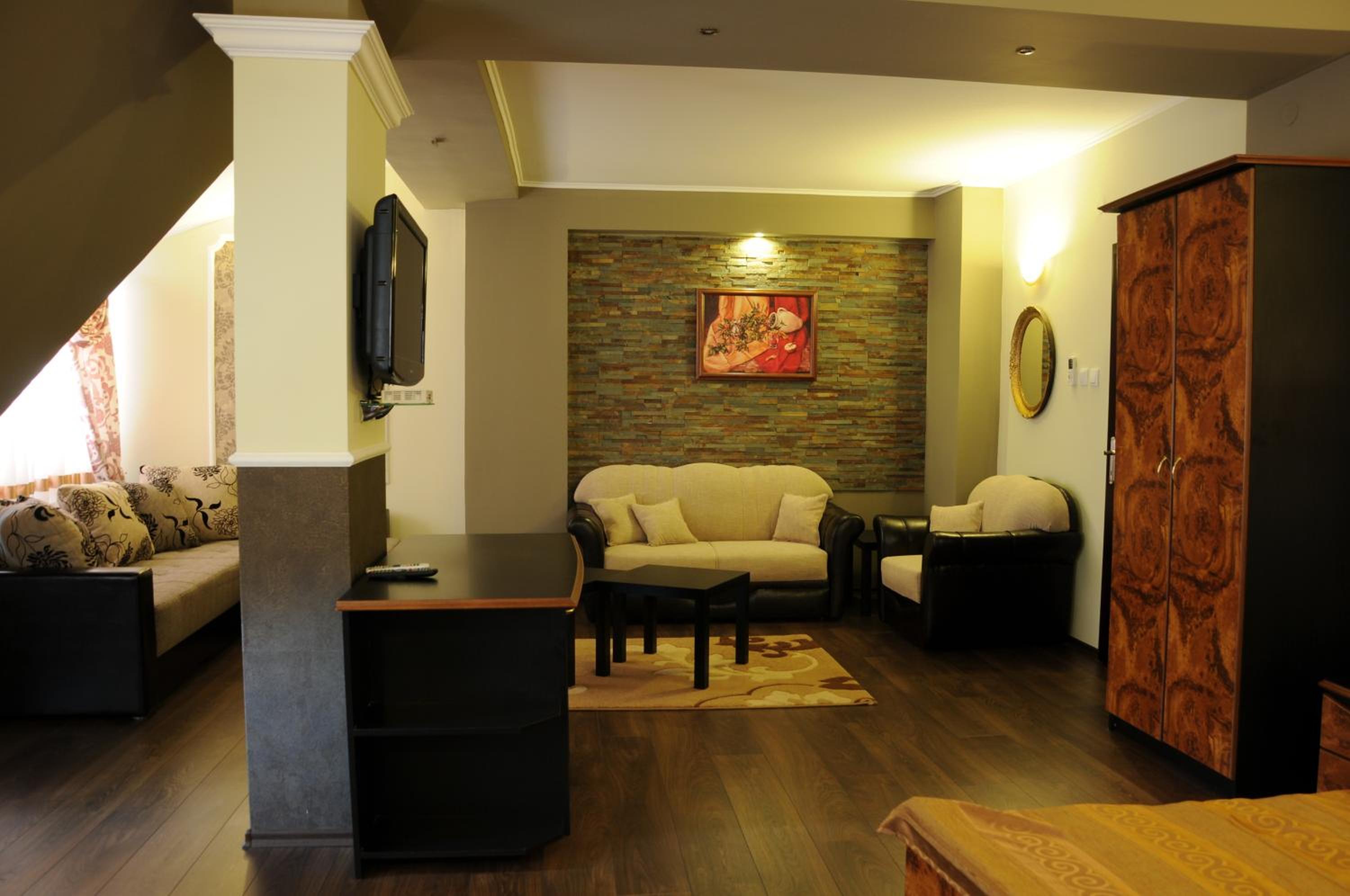 Suite (3 Adults) photo 1