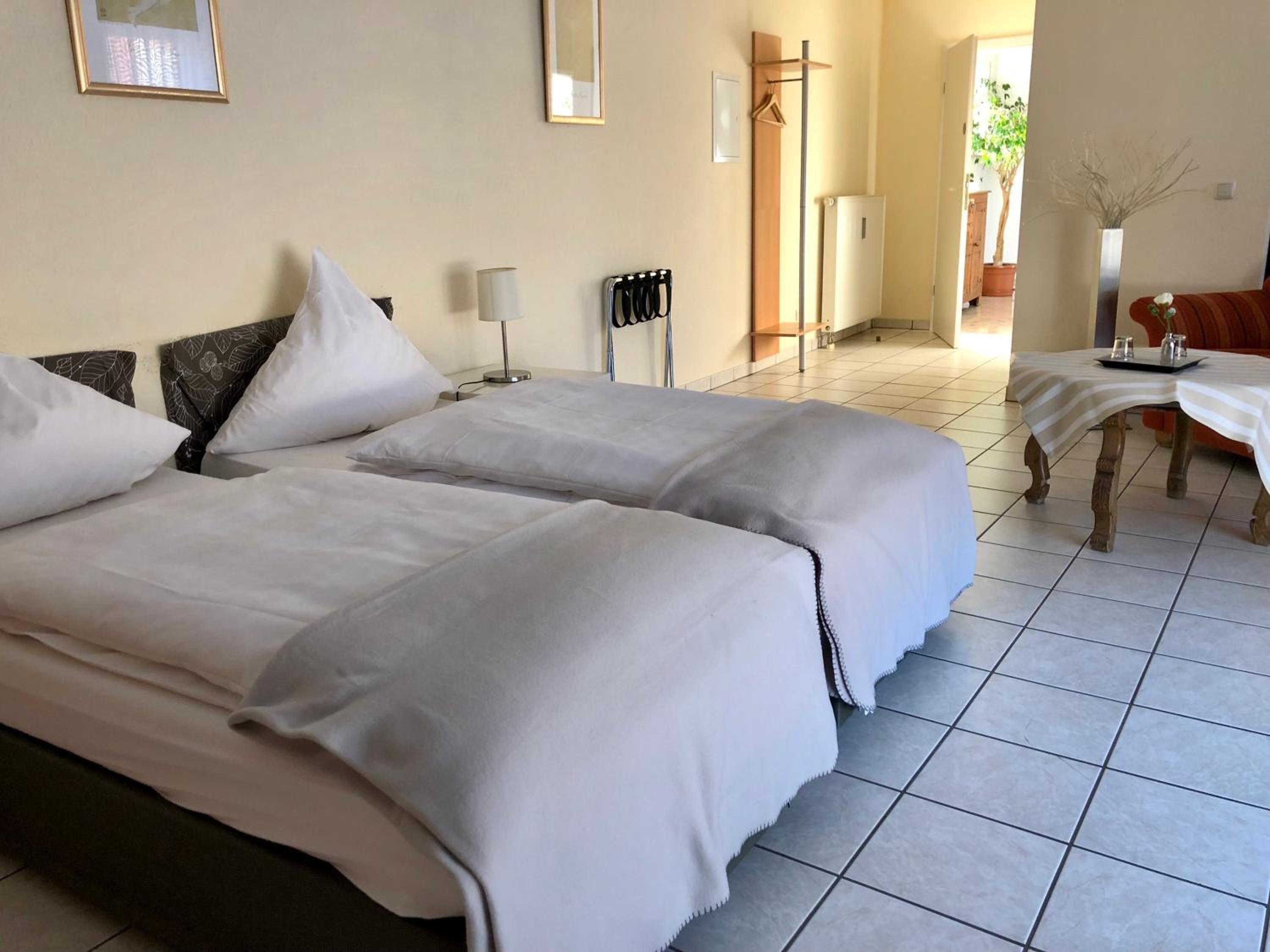 Double Room - Photo 6