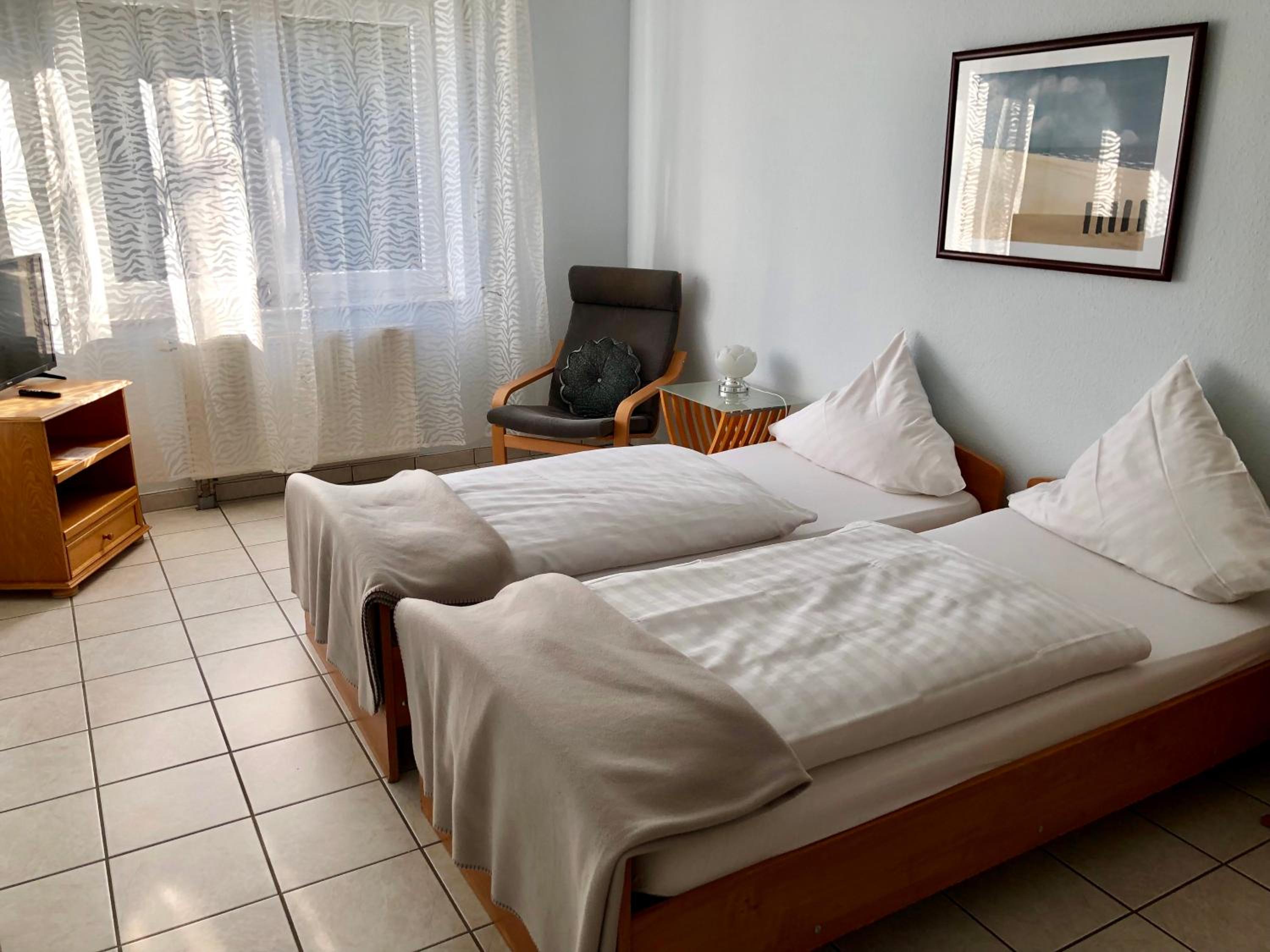Double Room - Photo 16