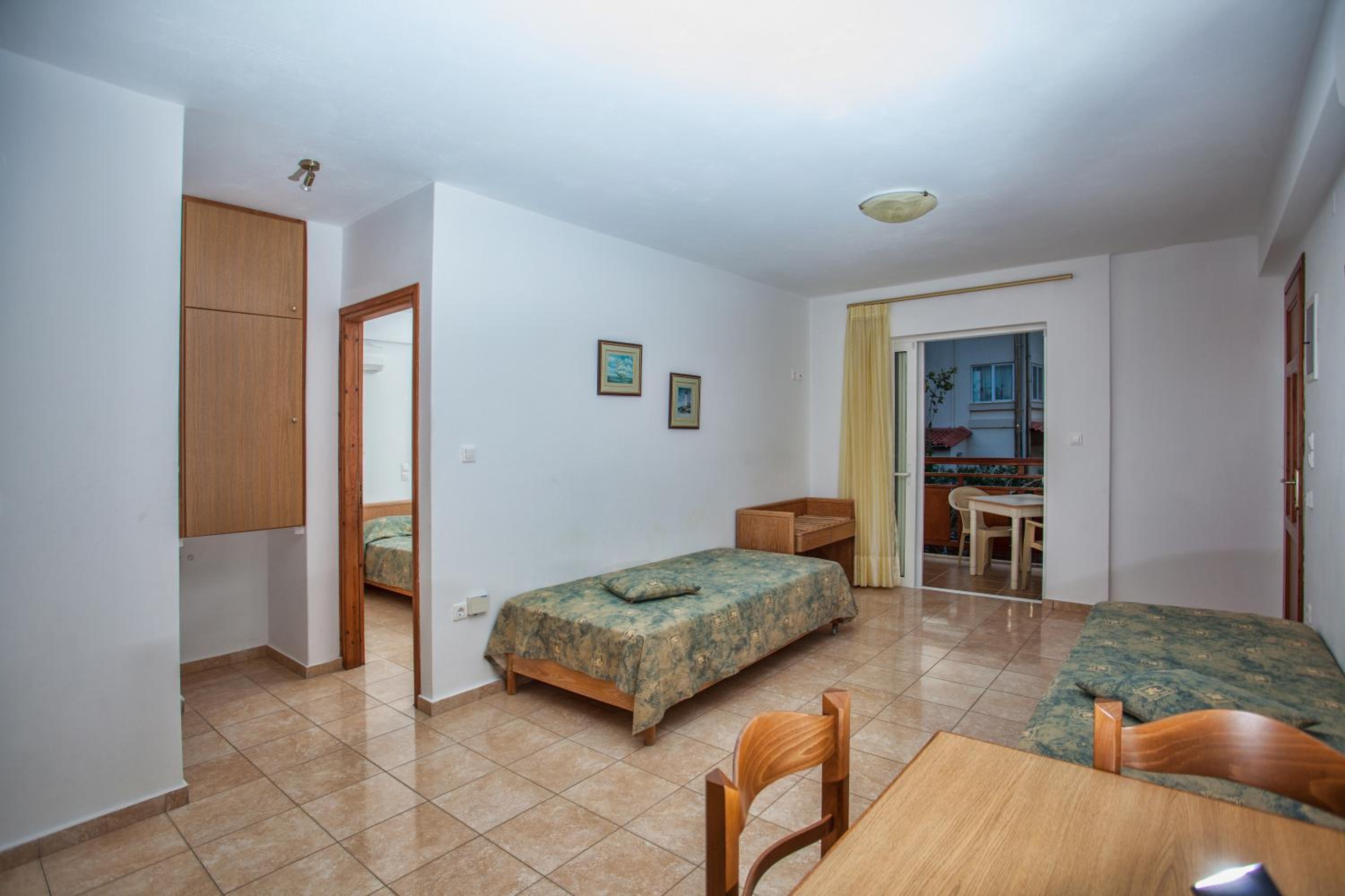 One-Bedroom Apartment with Side Sea View - Photo 5