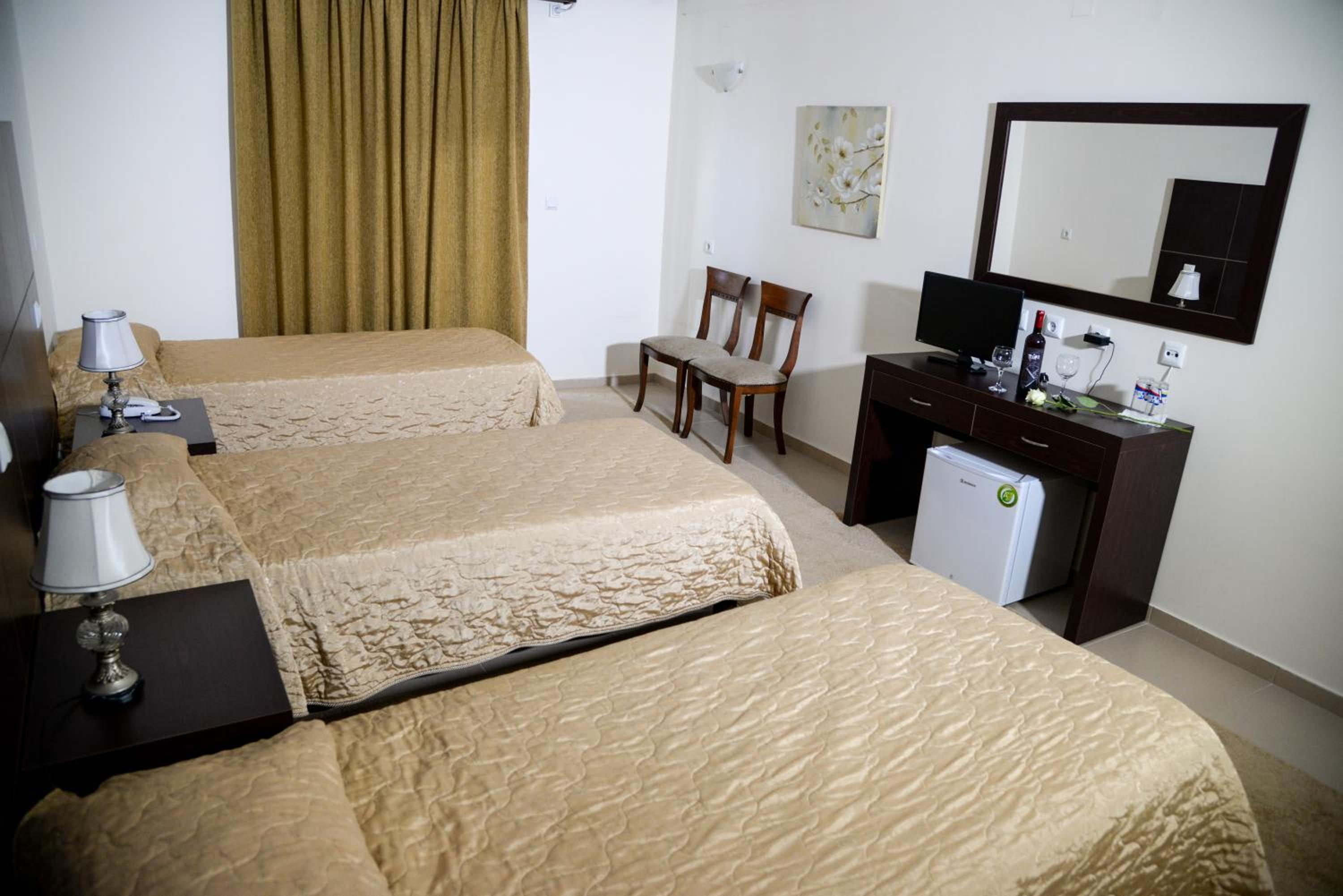 Triple Room (3 Adults) - Photo 5