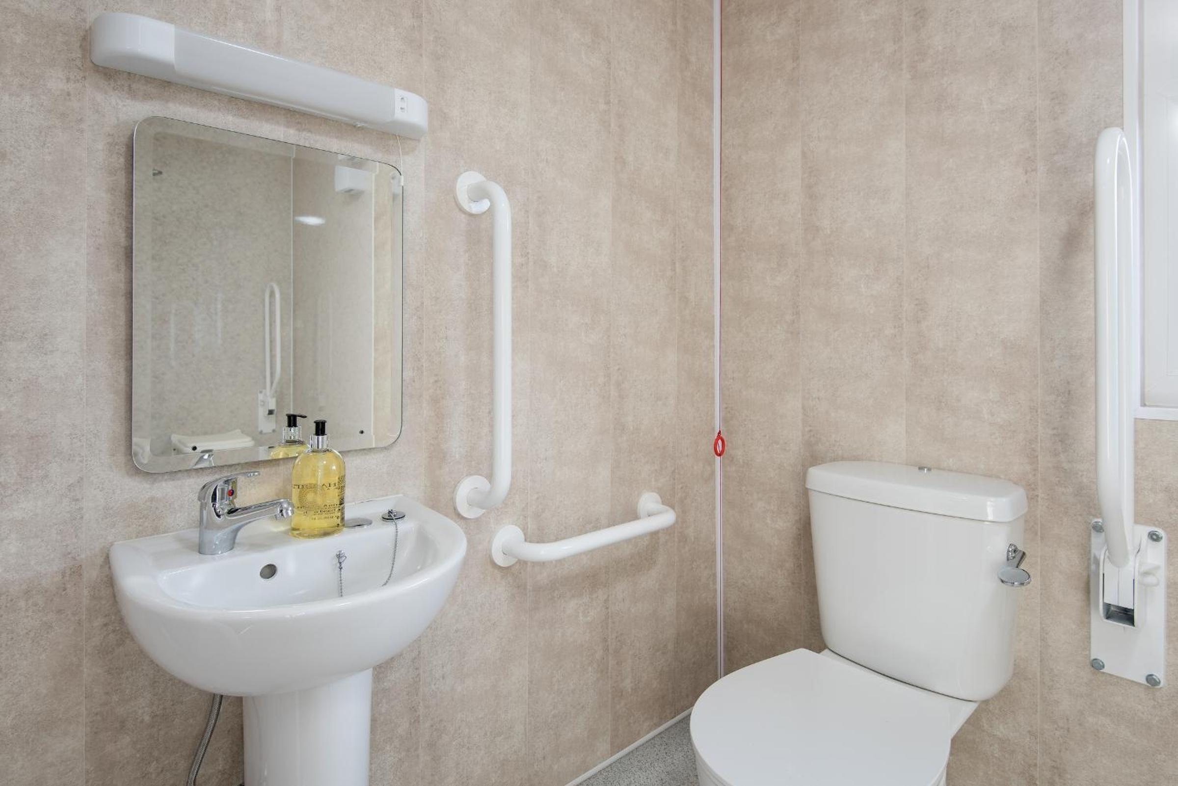 Double Room - Disability Access - Photo 4