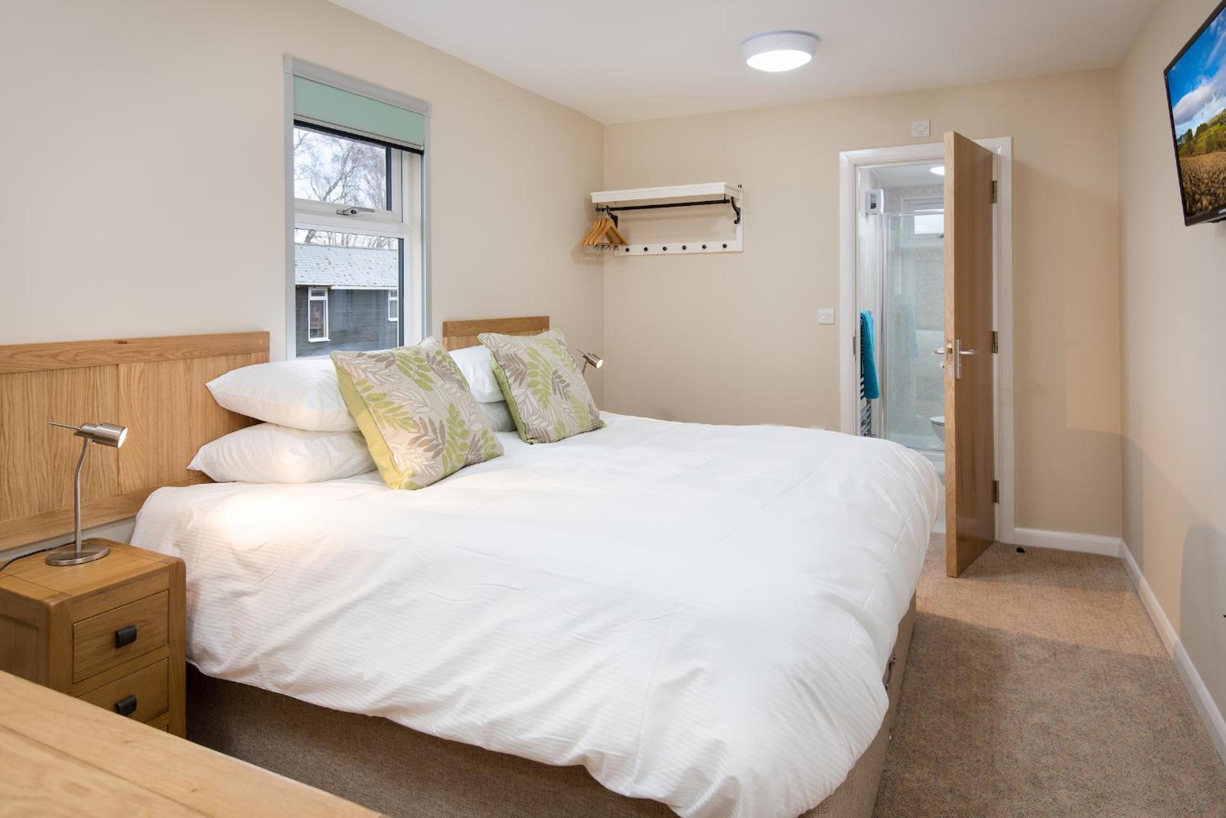 Double or Twin Room with Private Bathroom - Photo 2