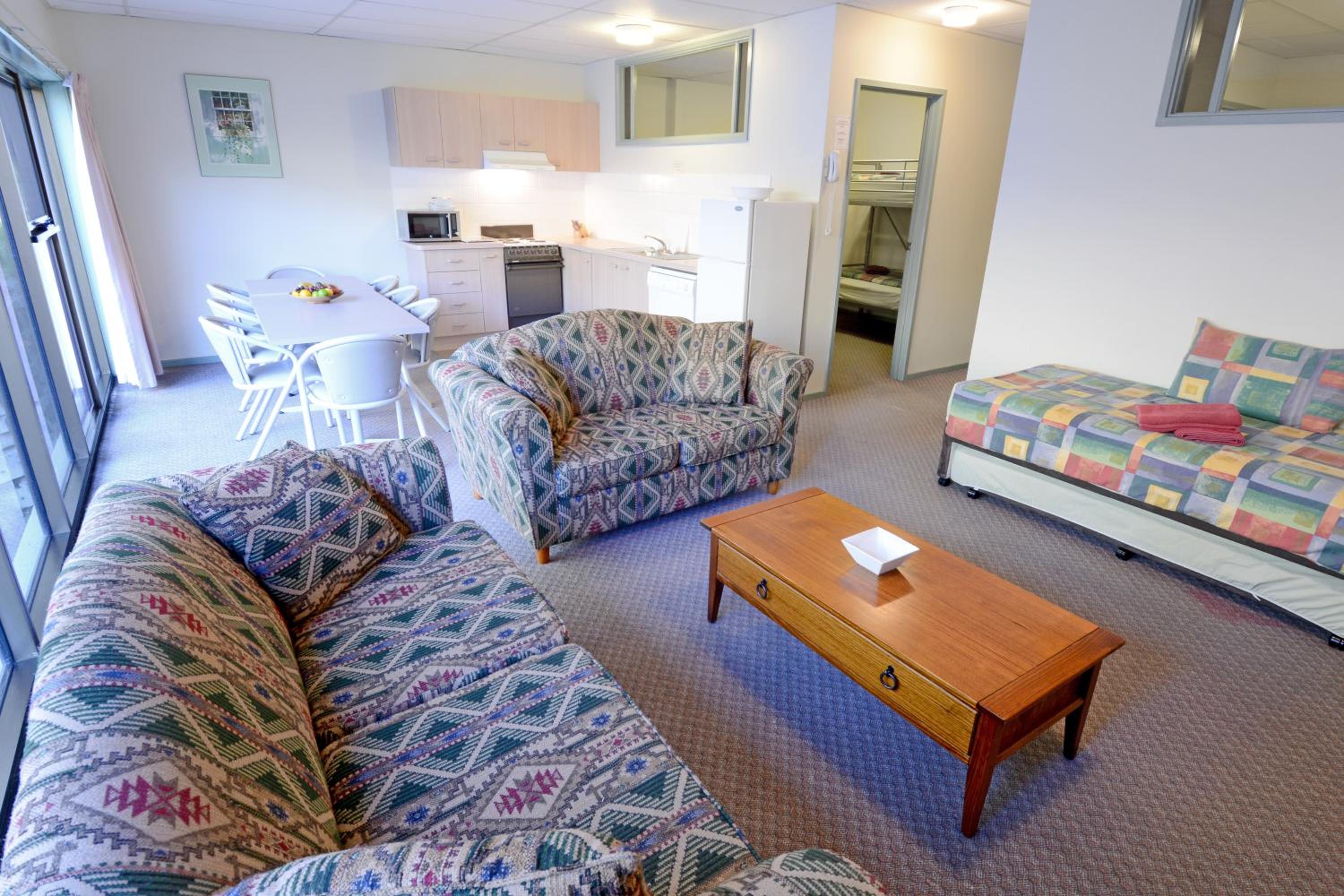 Standard Two-Bedroom Apartment (8 Guests) photo 3