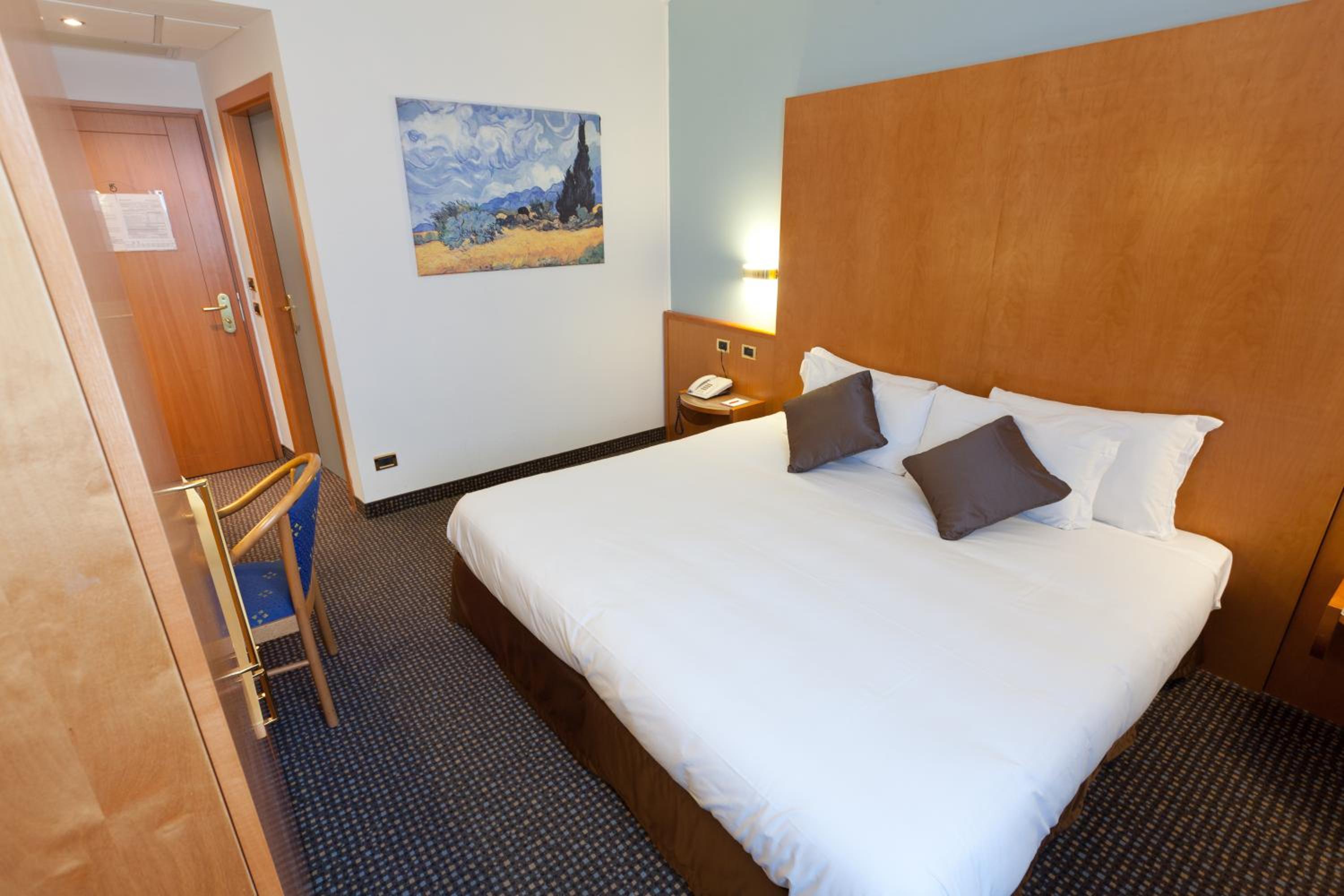 Classic Double or Twin Room - Photo 5