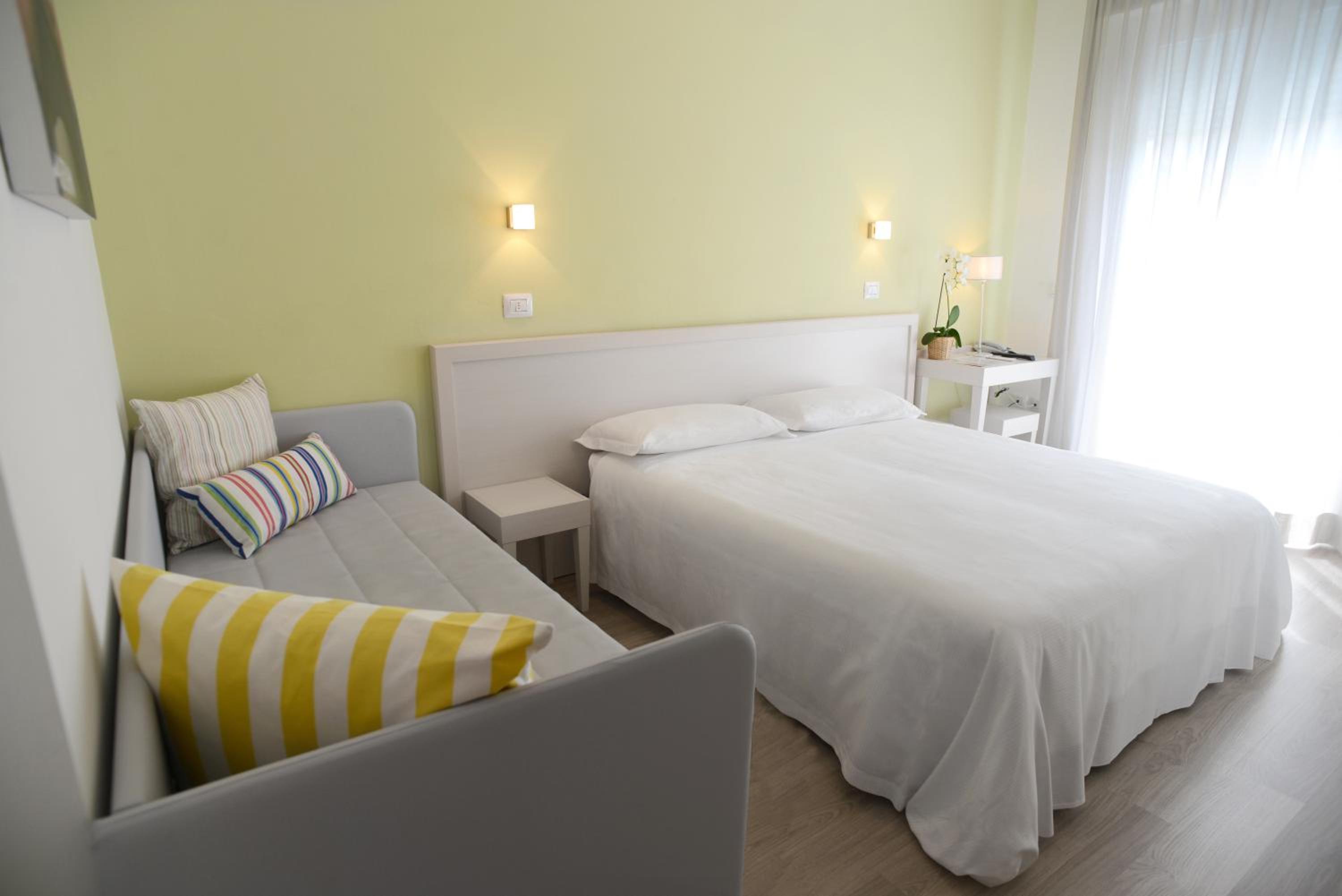 Comfort Double or Twin Room with Balcony - Photo 2