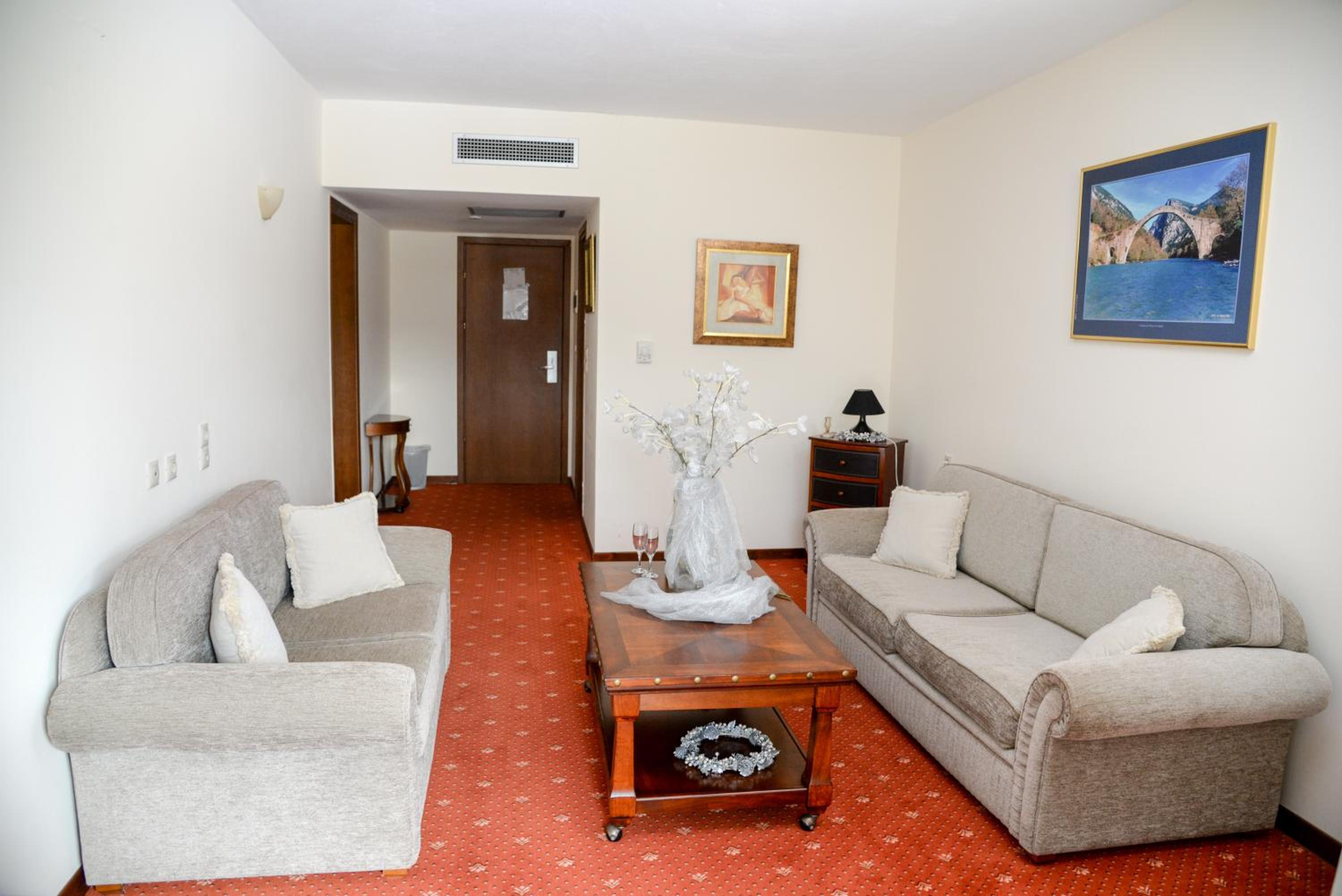 Superior Suite - Photo 4