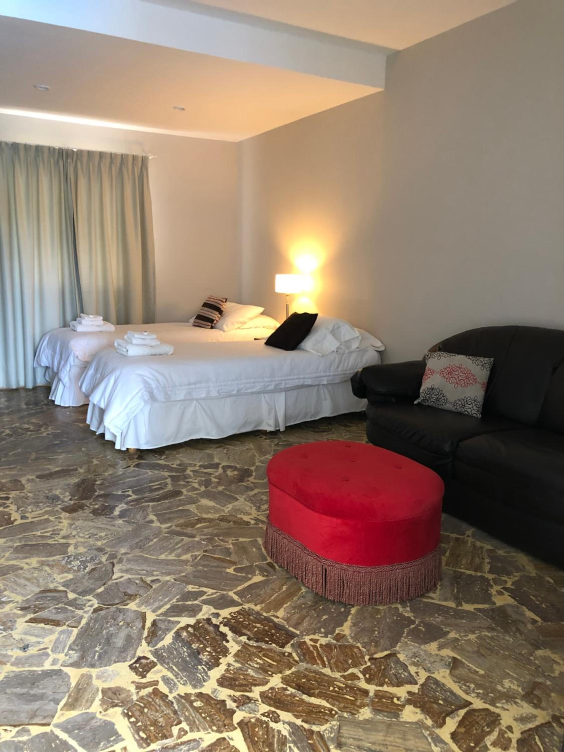 Deluxe Suite photo 2