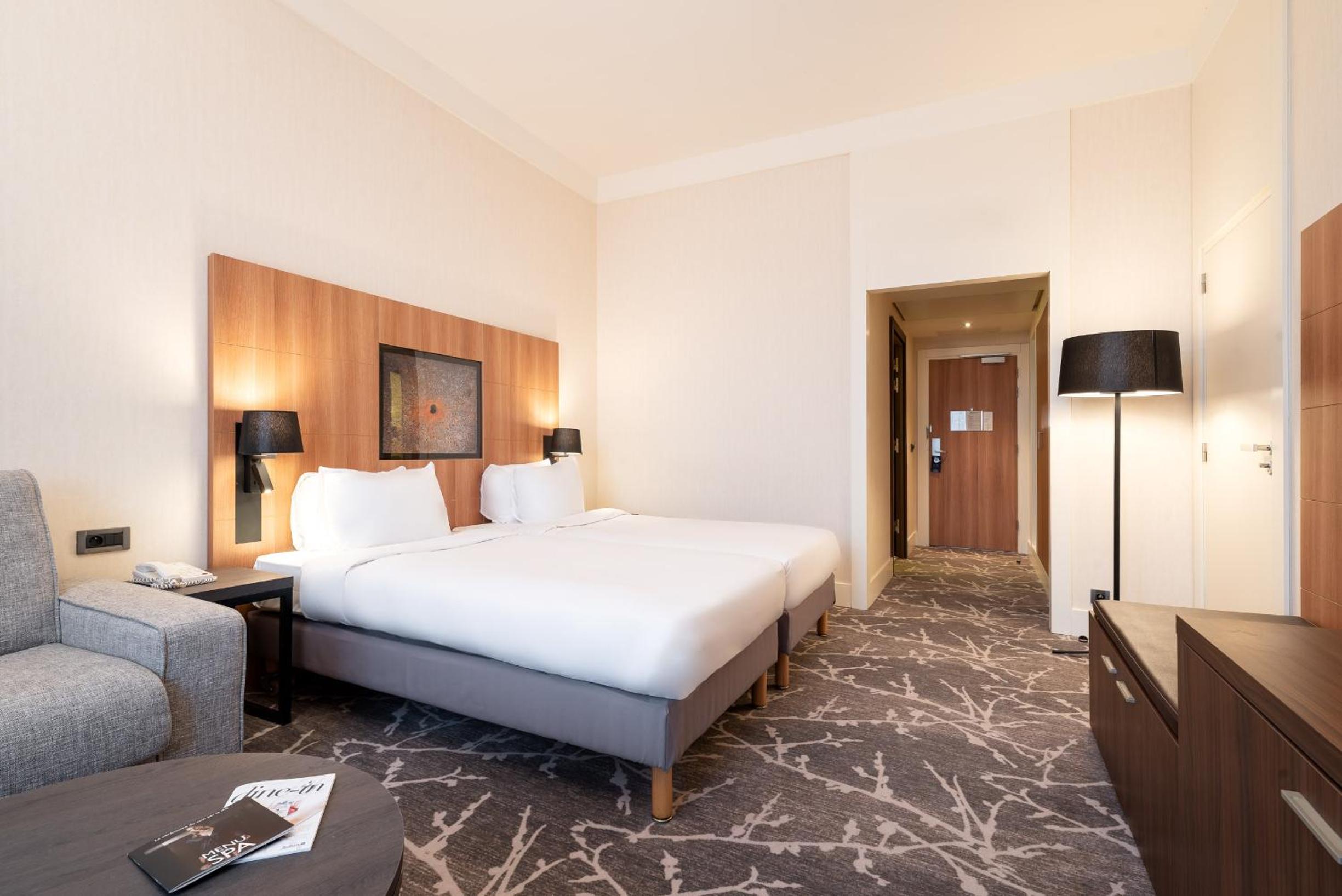 Standard Room with Spa Access photo 3
