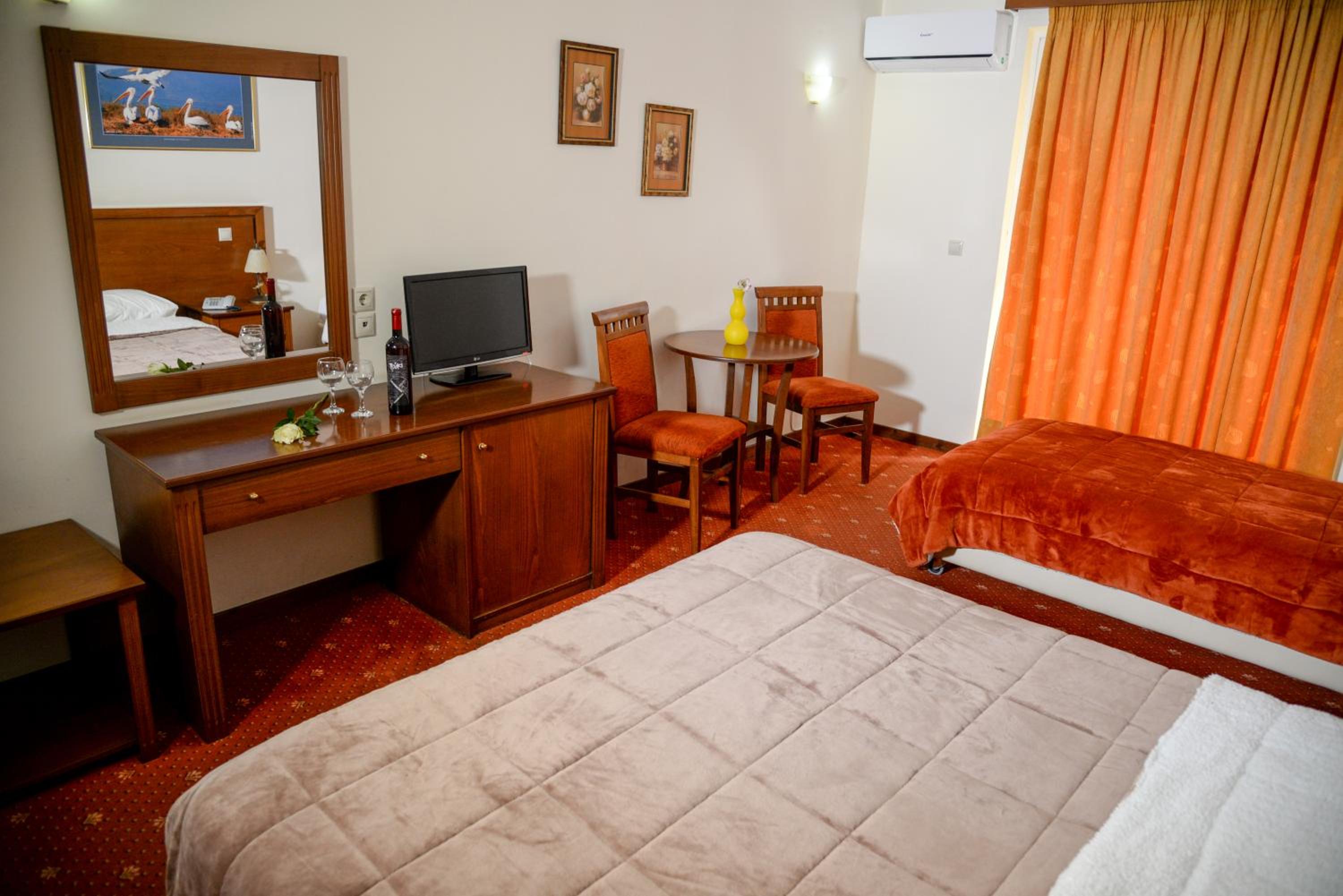 Triple Room (3 Adults) - Photo 7