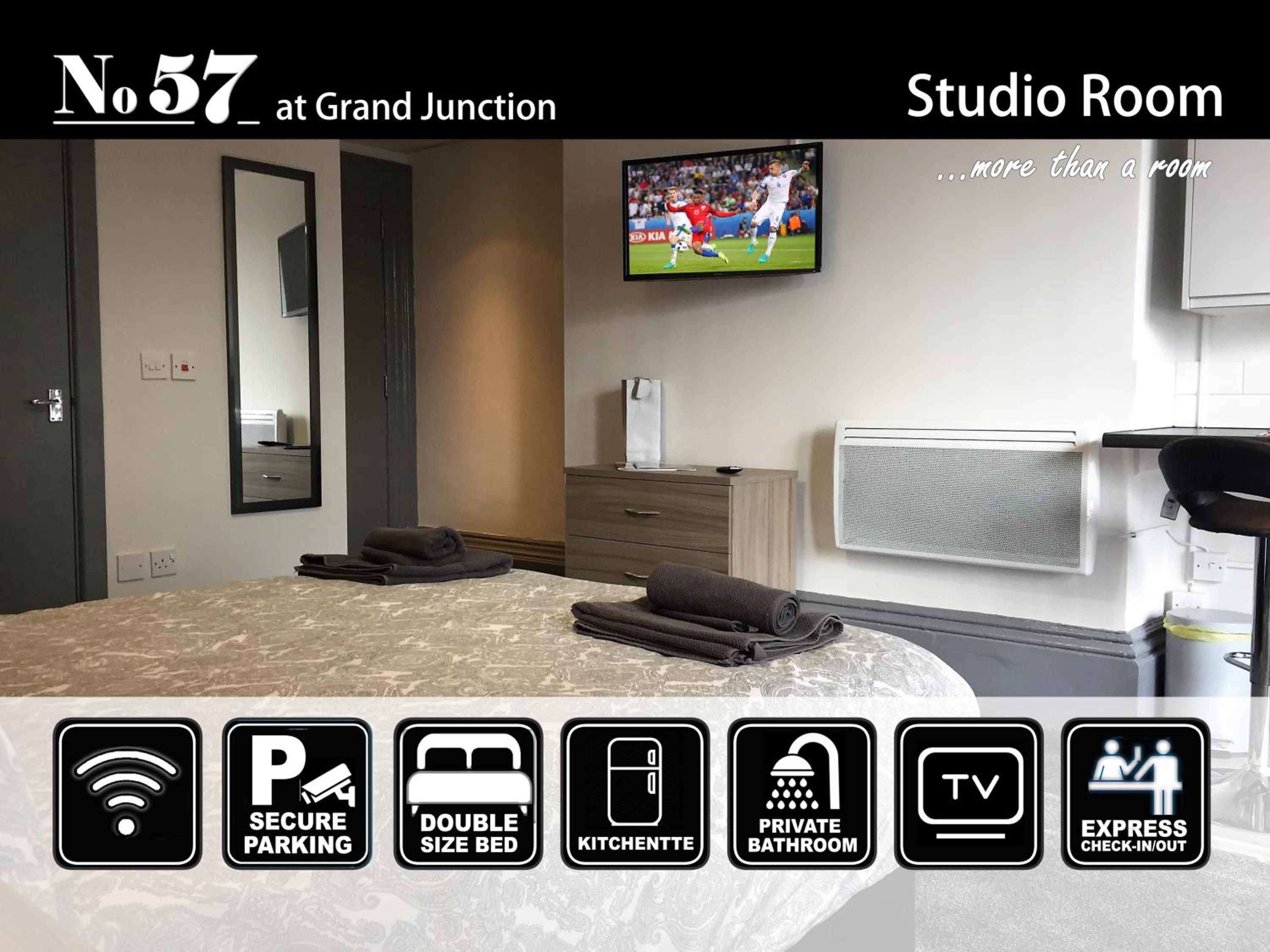 Studio Twelve Double photo 1