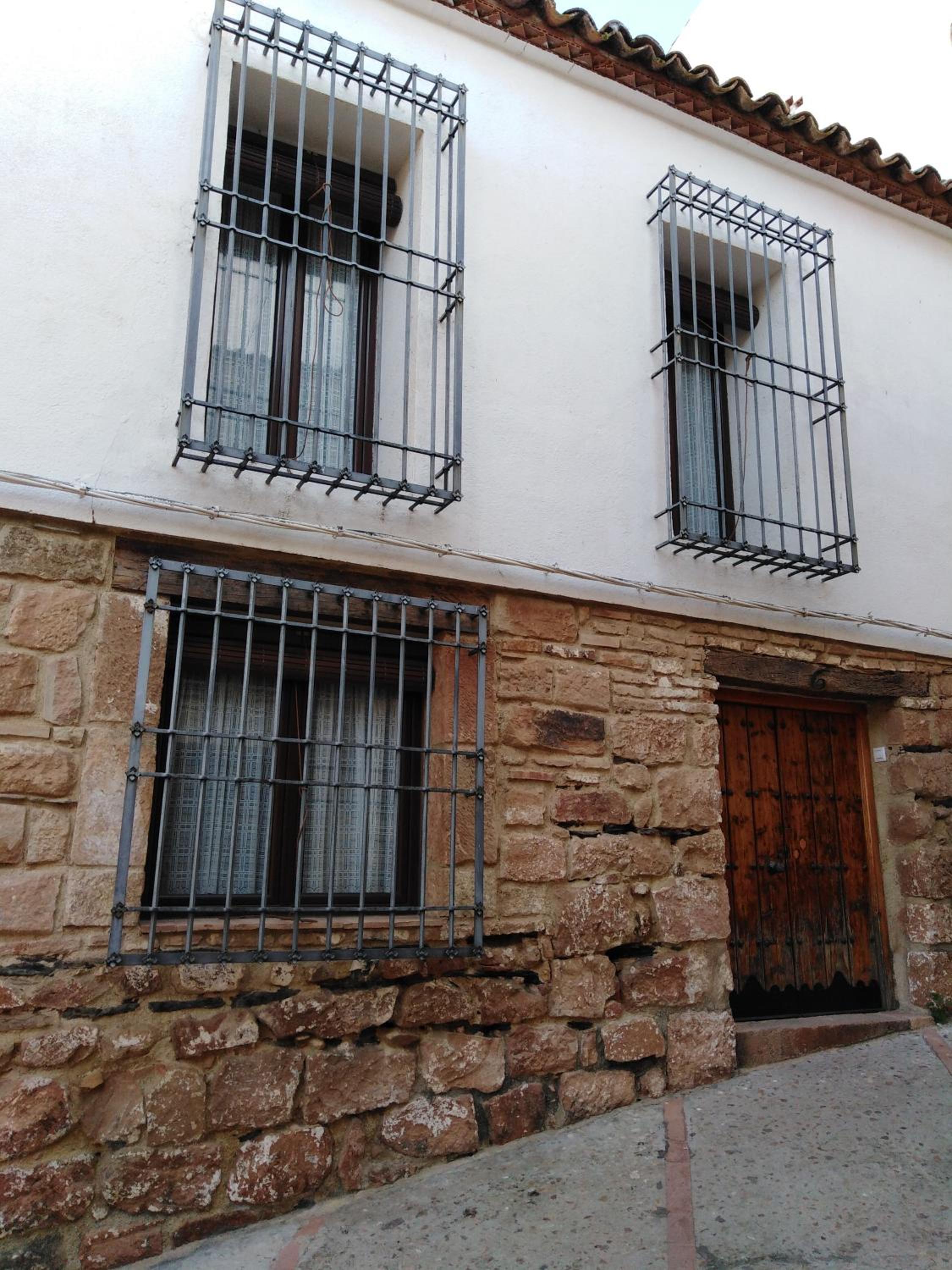 Three-Bedroom House - Photo 21