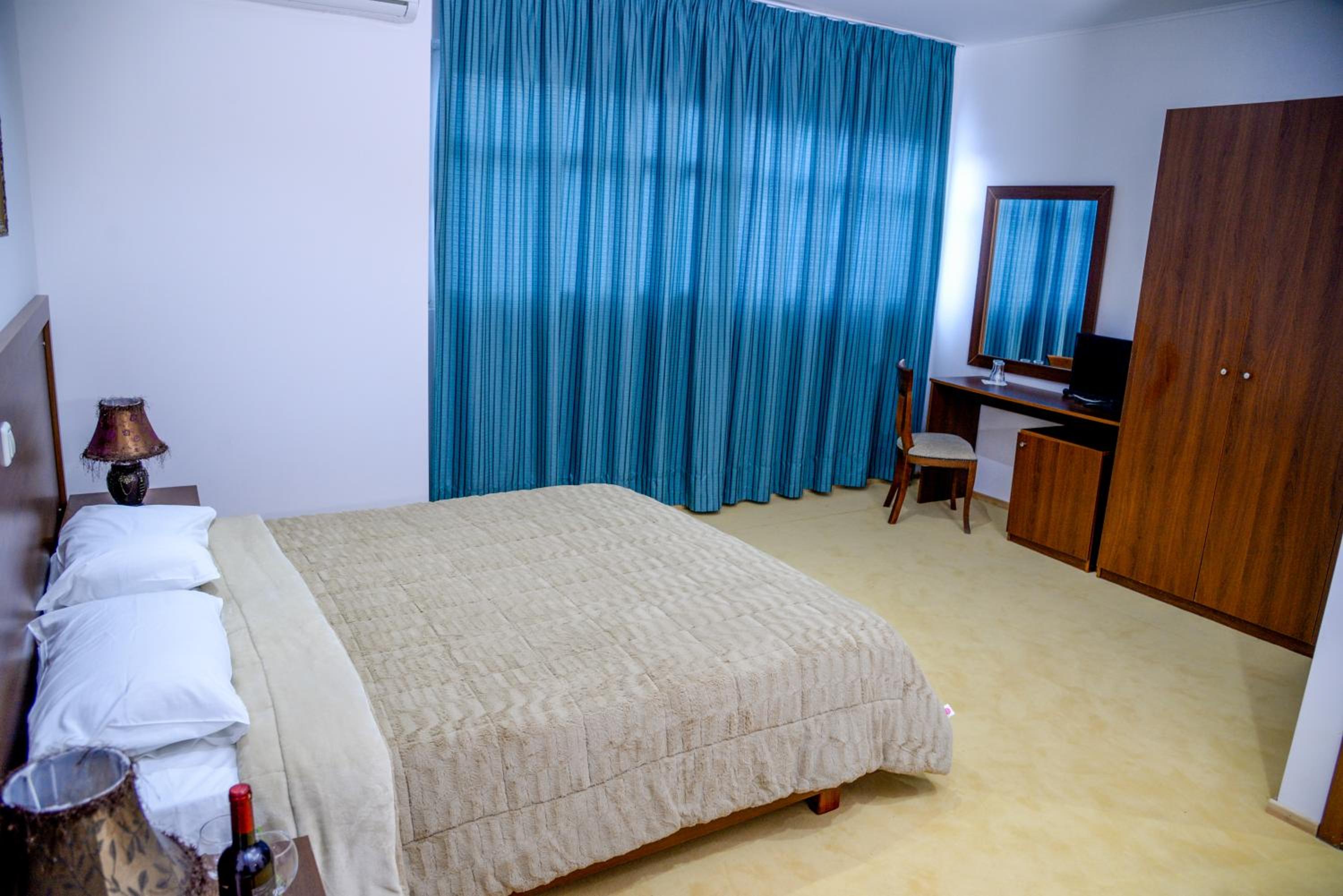 Double or Twin Room - Photo 3