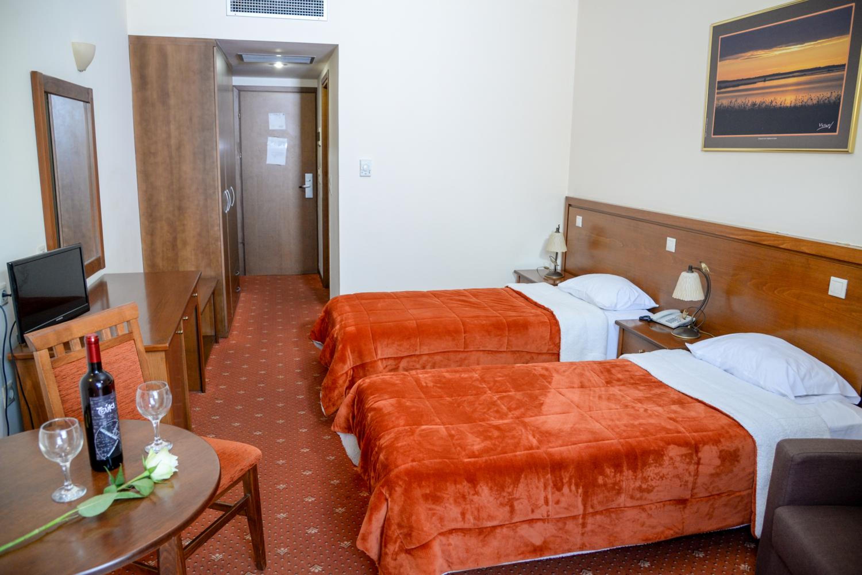 Double or Twin Room - Photo 2