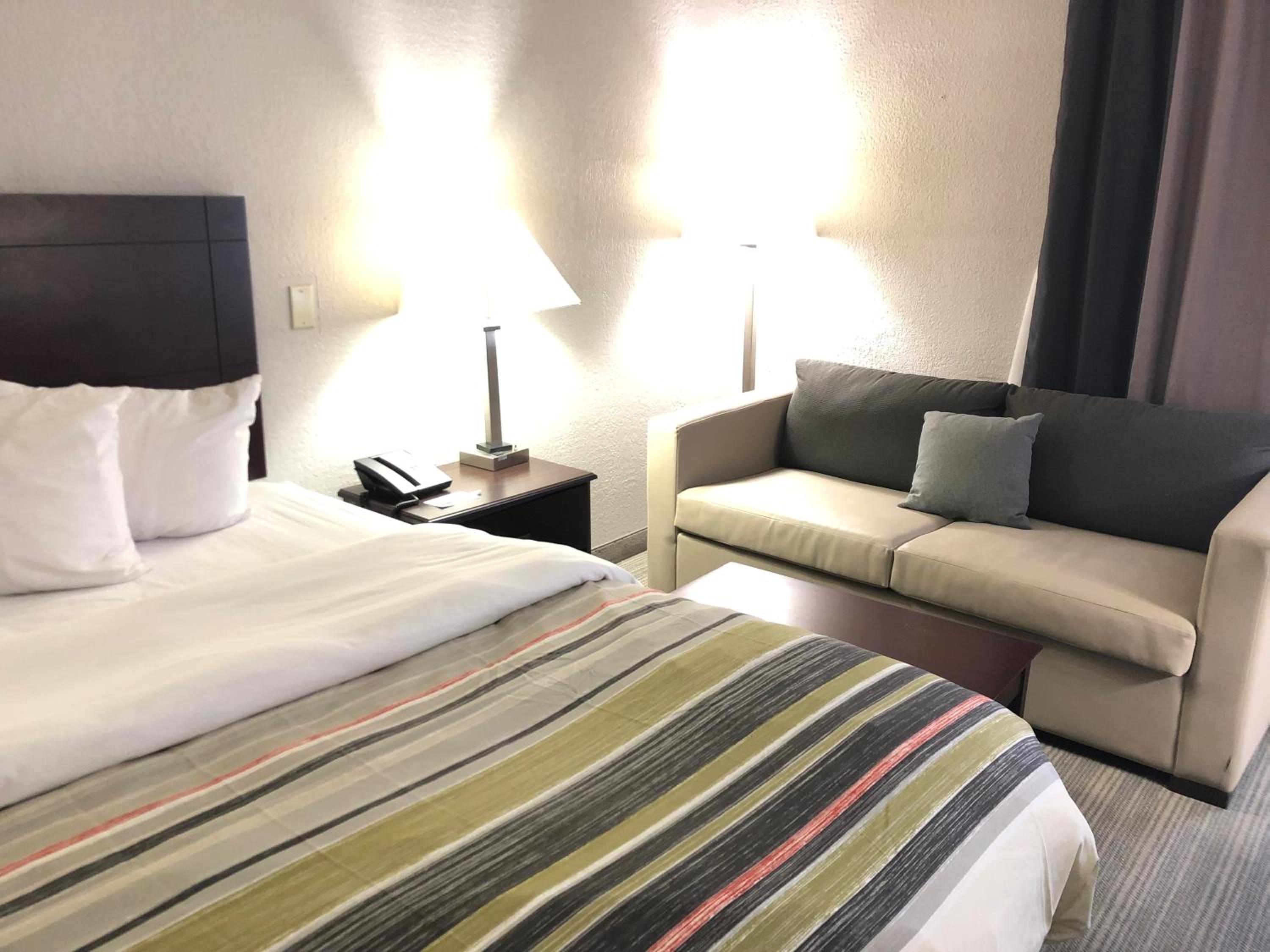 King Room - Disability Access/Non-Smoking - Photo 4