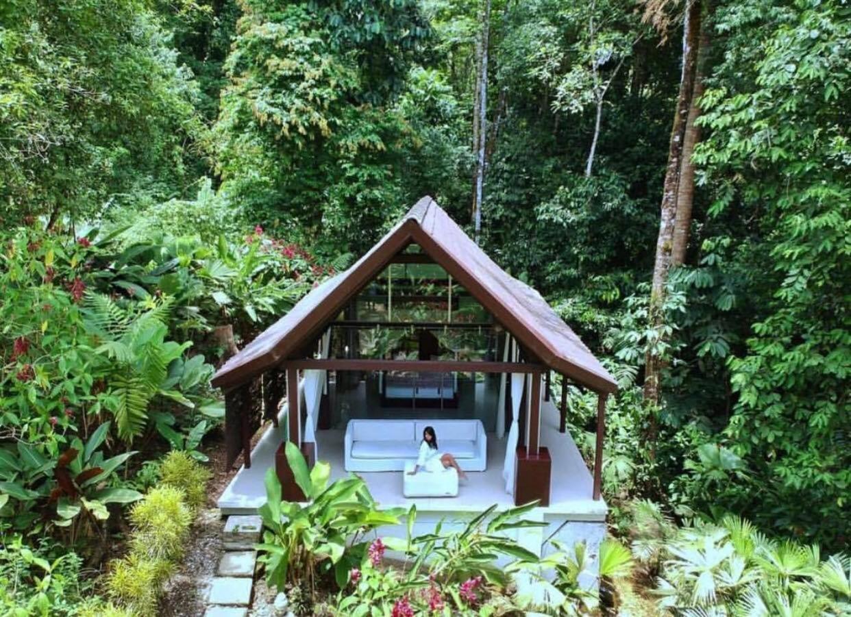 Villa with Mountain View