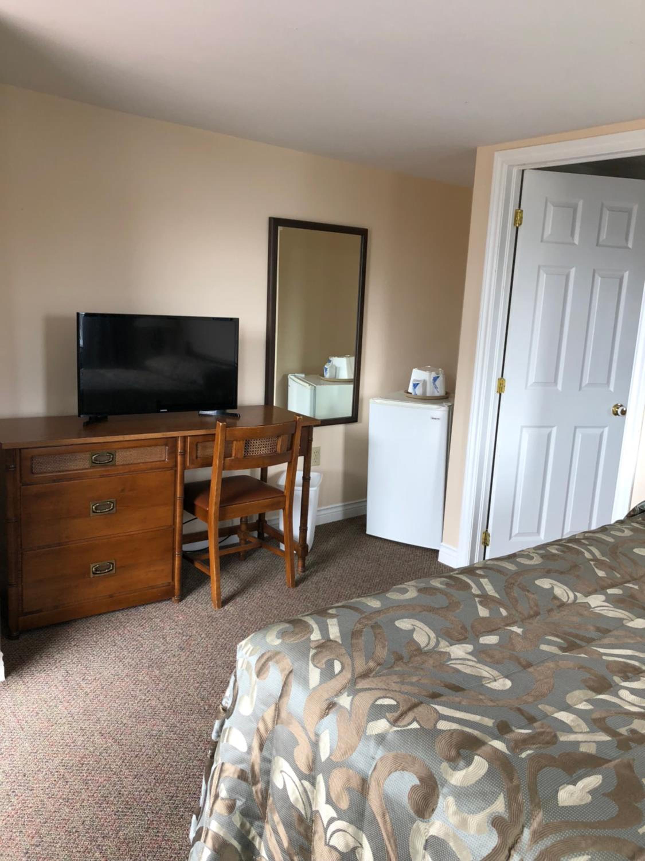 Double Room with Private Bathroom - Photo 8