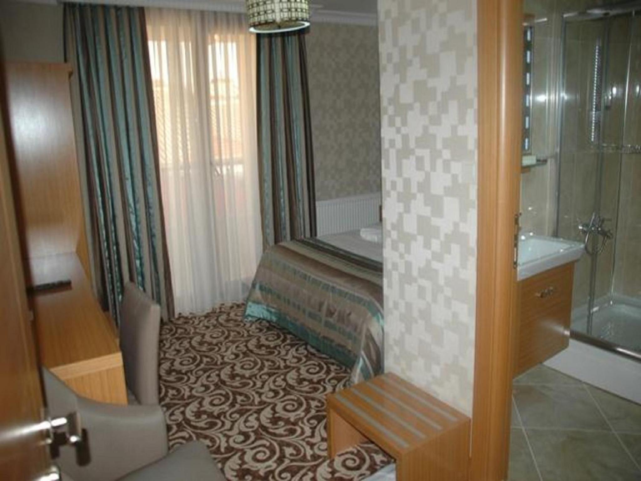 Standard Double or Twin Room photo 3