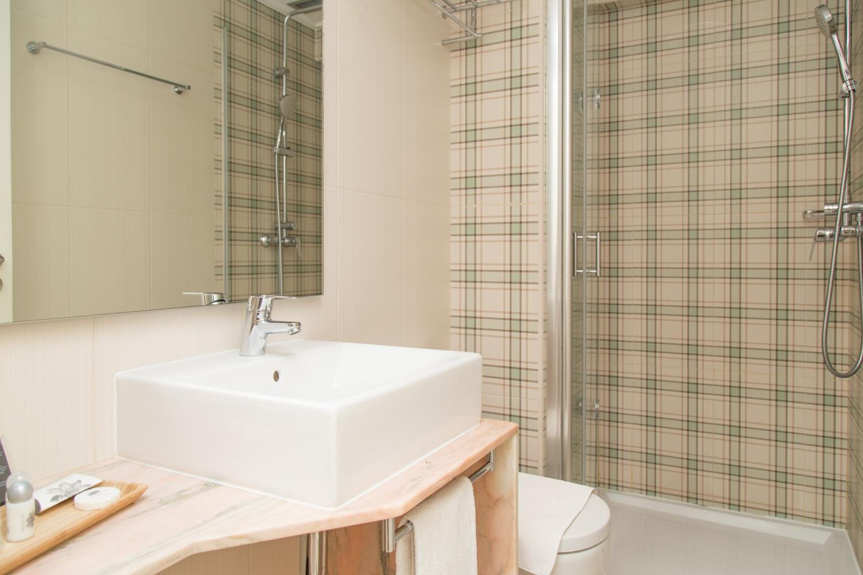 Double or Twin Room with Garden View photo 3
