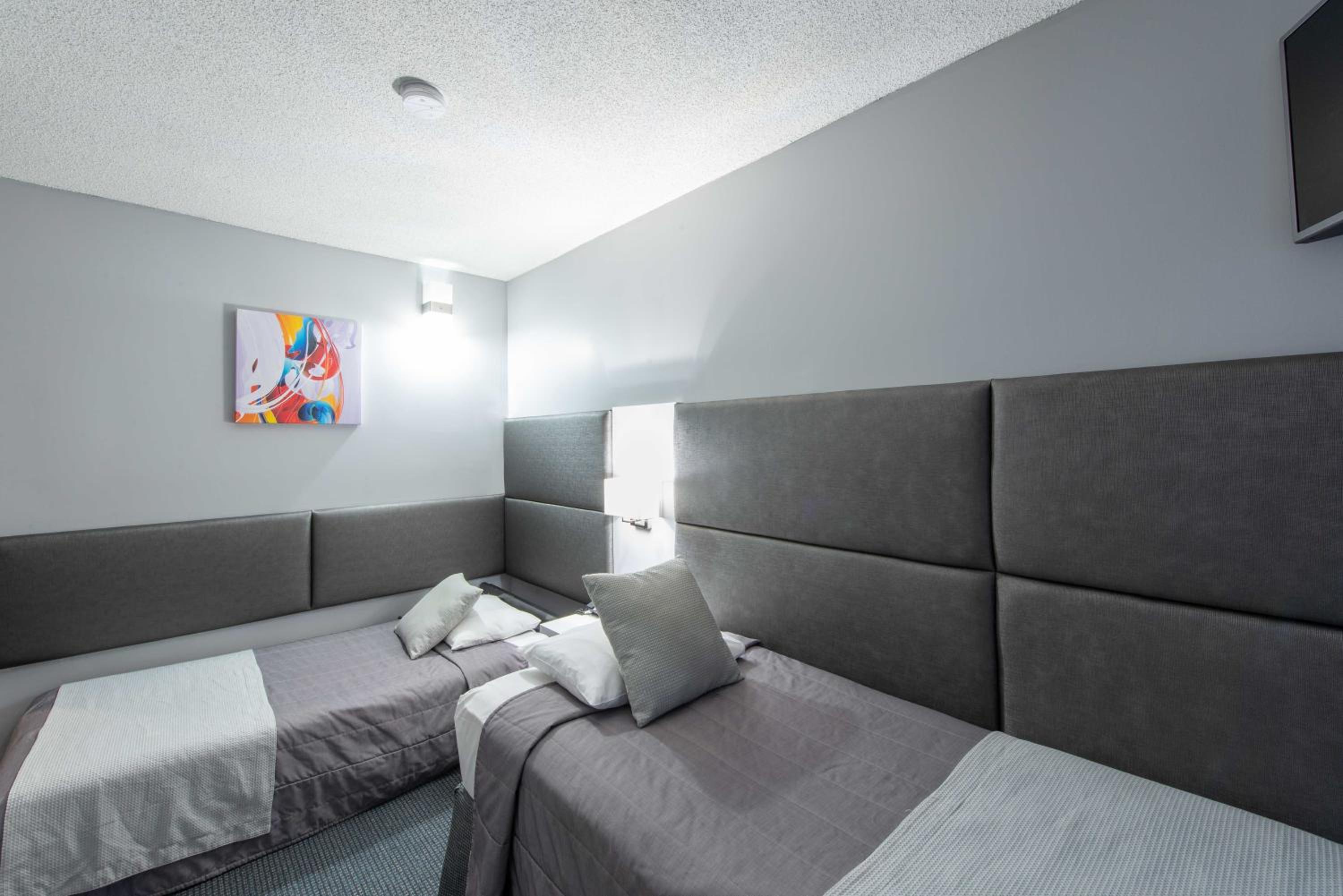 Twin Room with Disability Access - Non-Smoking photo 1