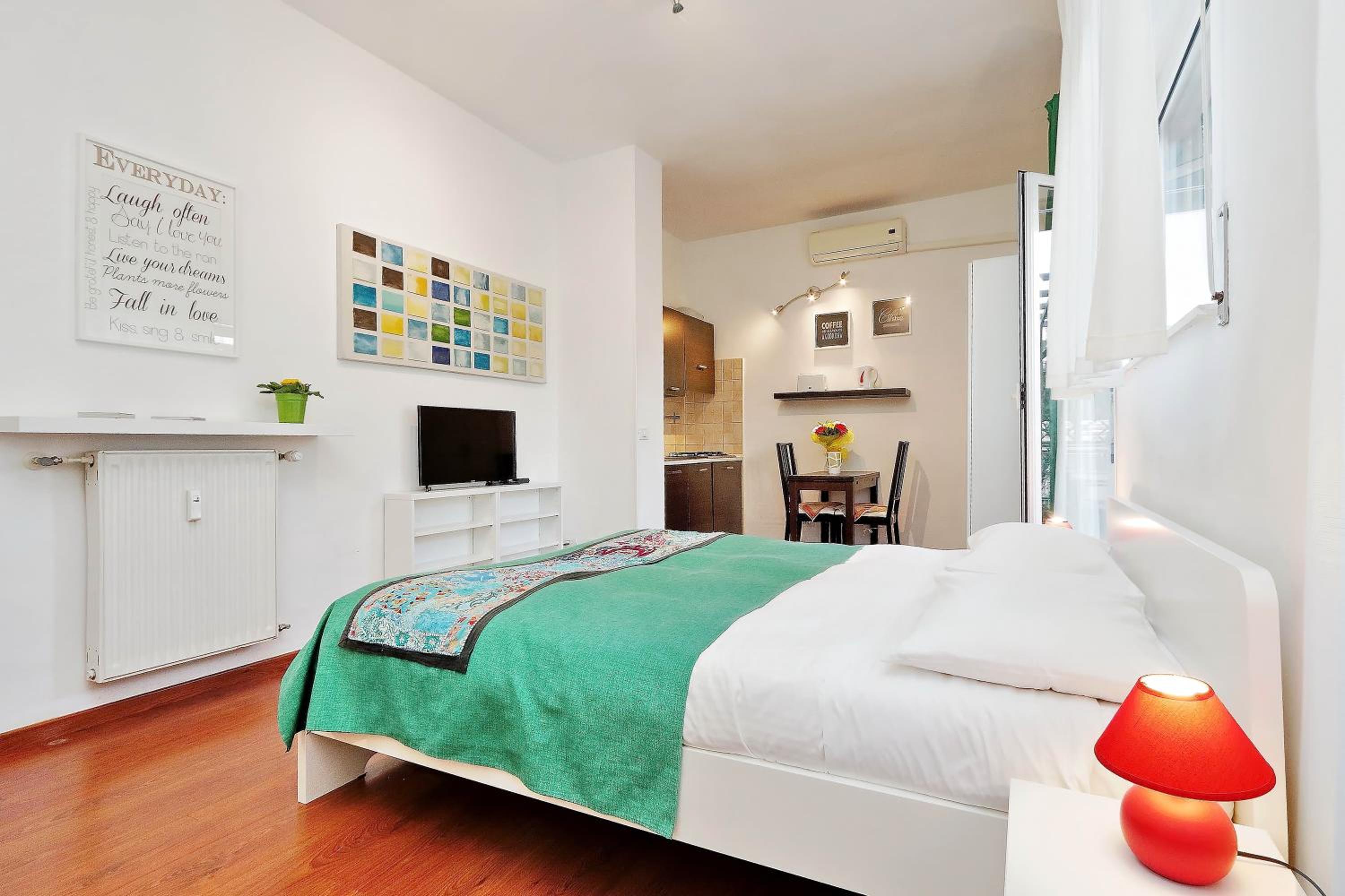 Studio with Terrace photo 3