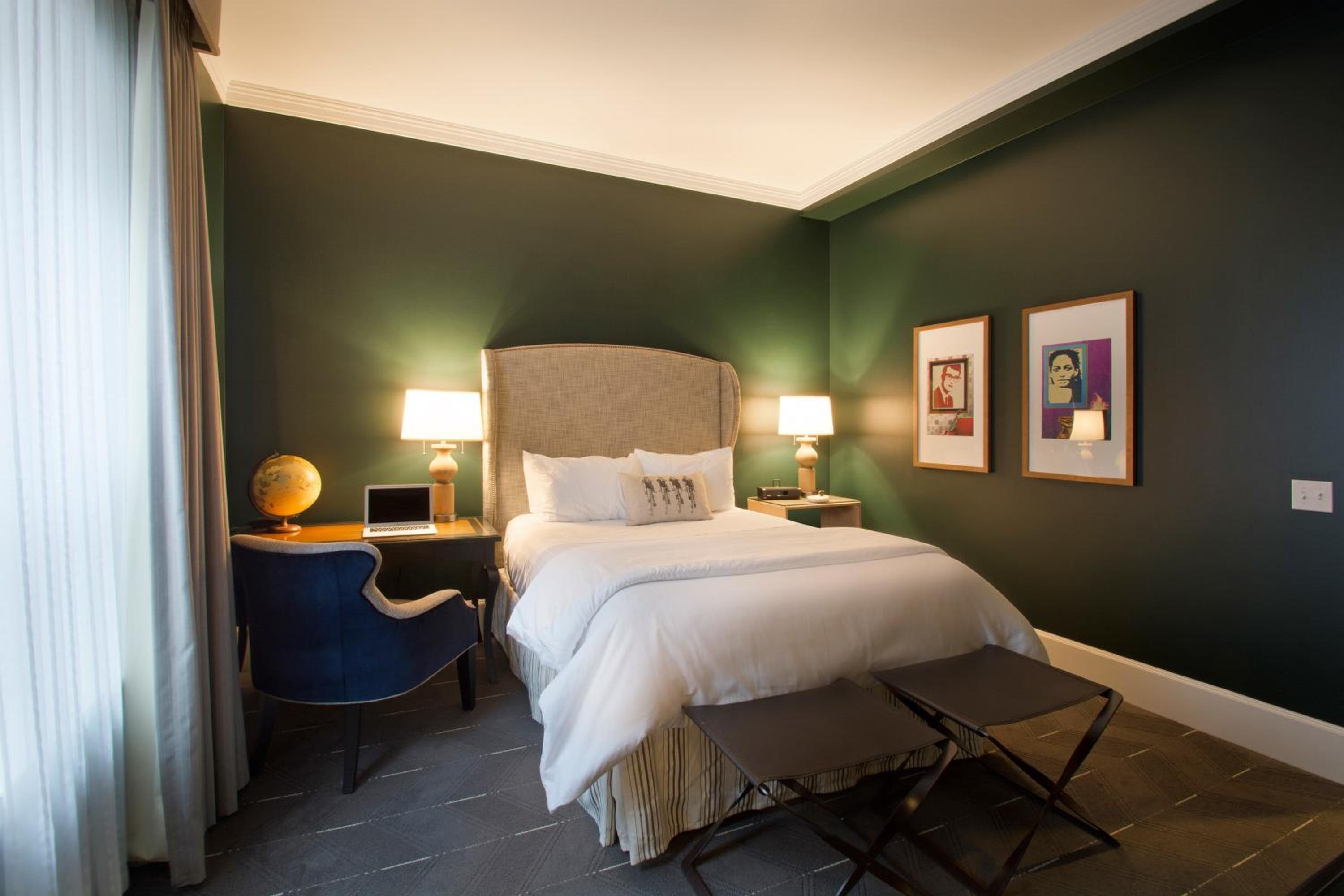 Deluxe Queen Room