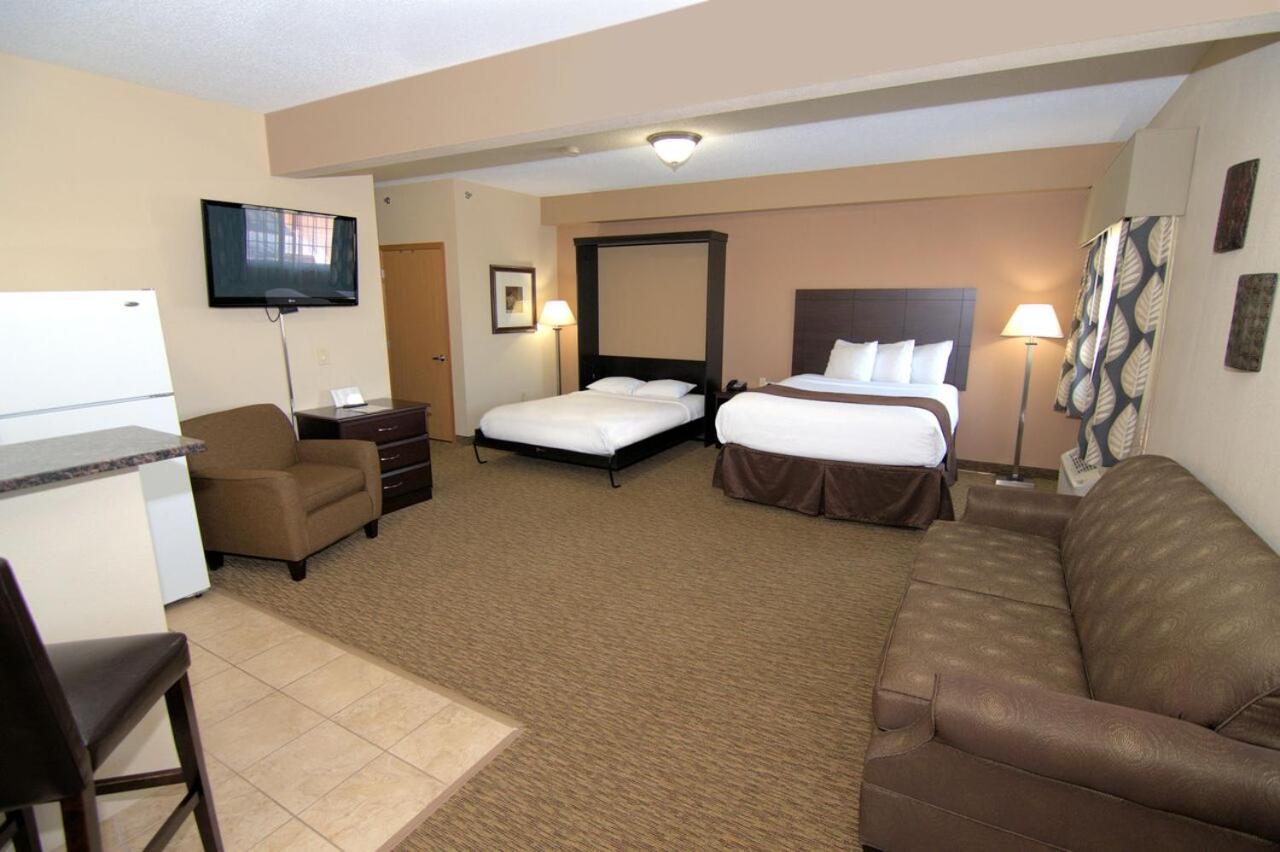 Family/Meeting Suite photo 2