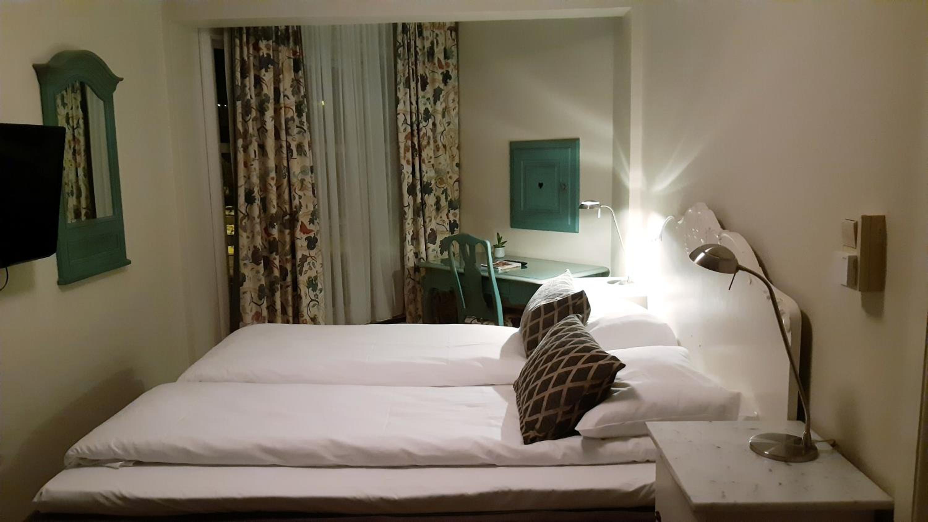 Small Double Room - Photo 2