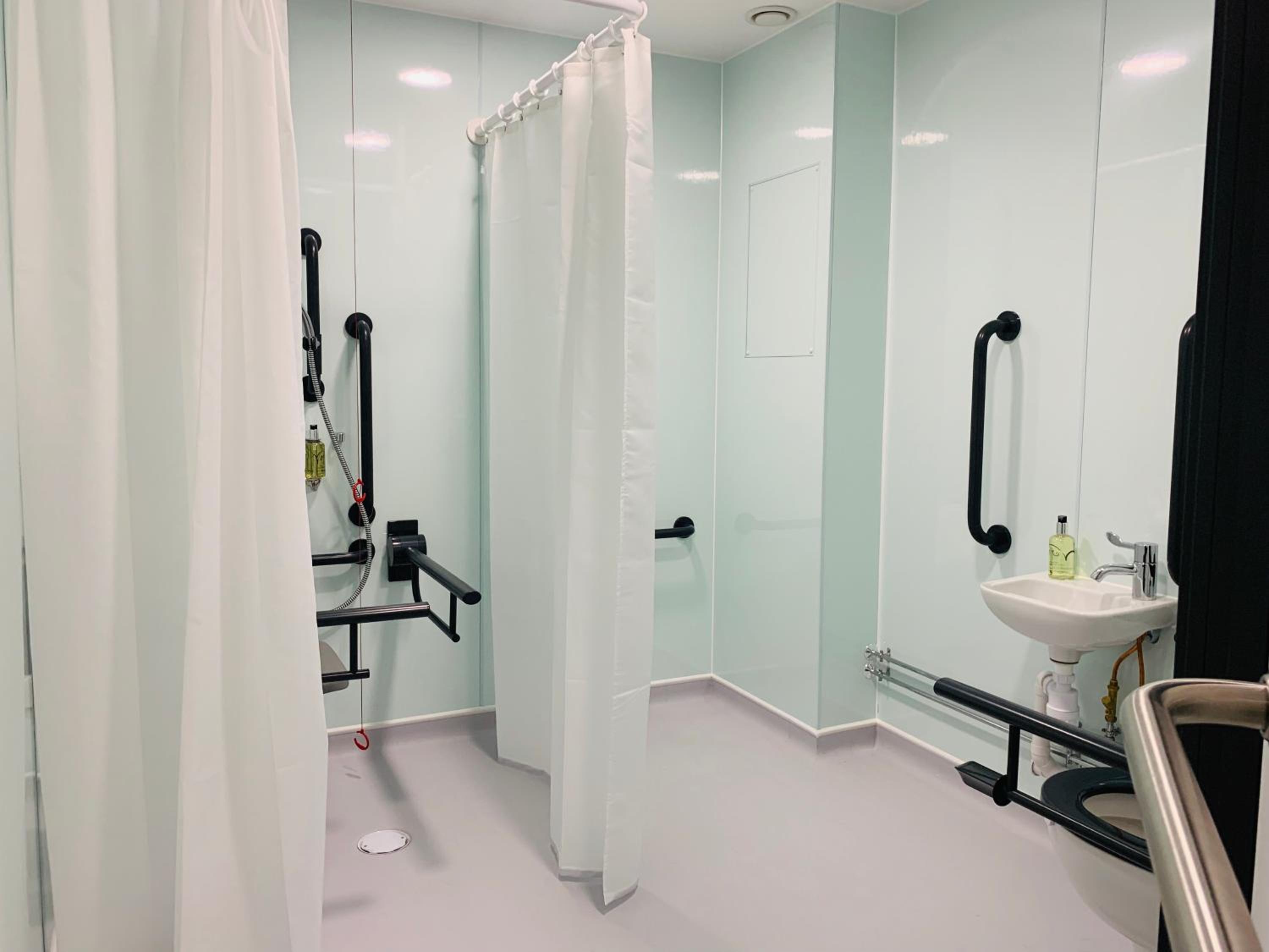 Double Room - Disability Access - Photo 7
