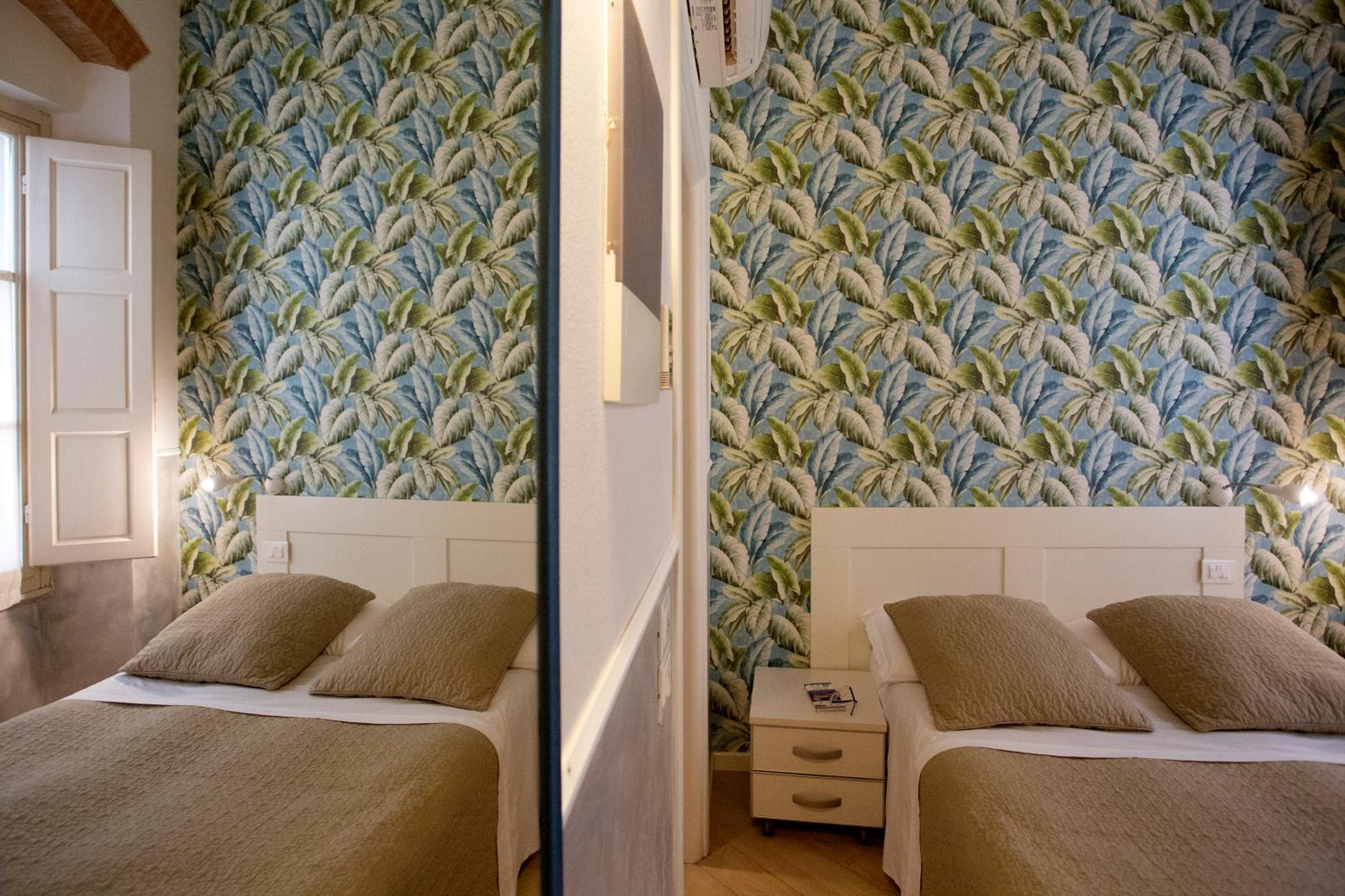 Single Room with Private External Bathroom