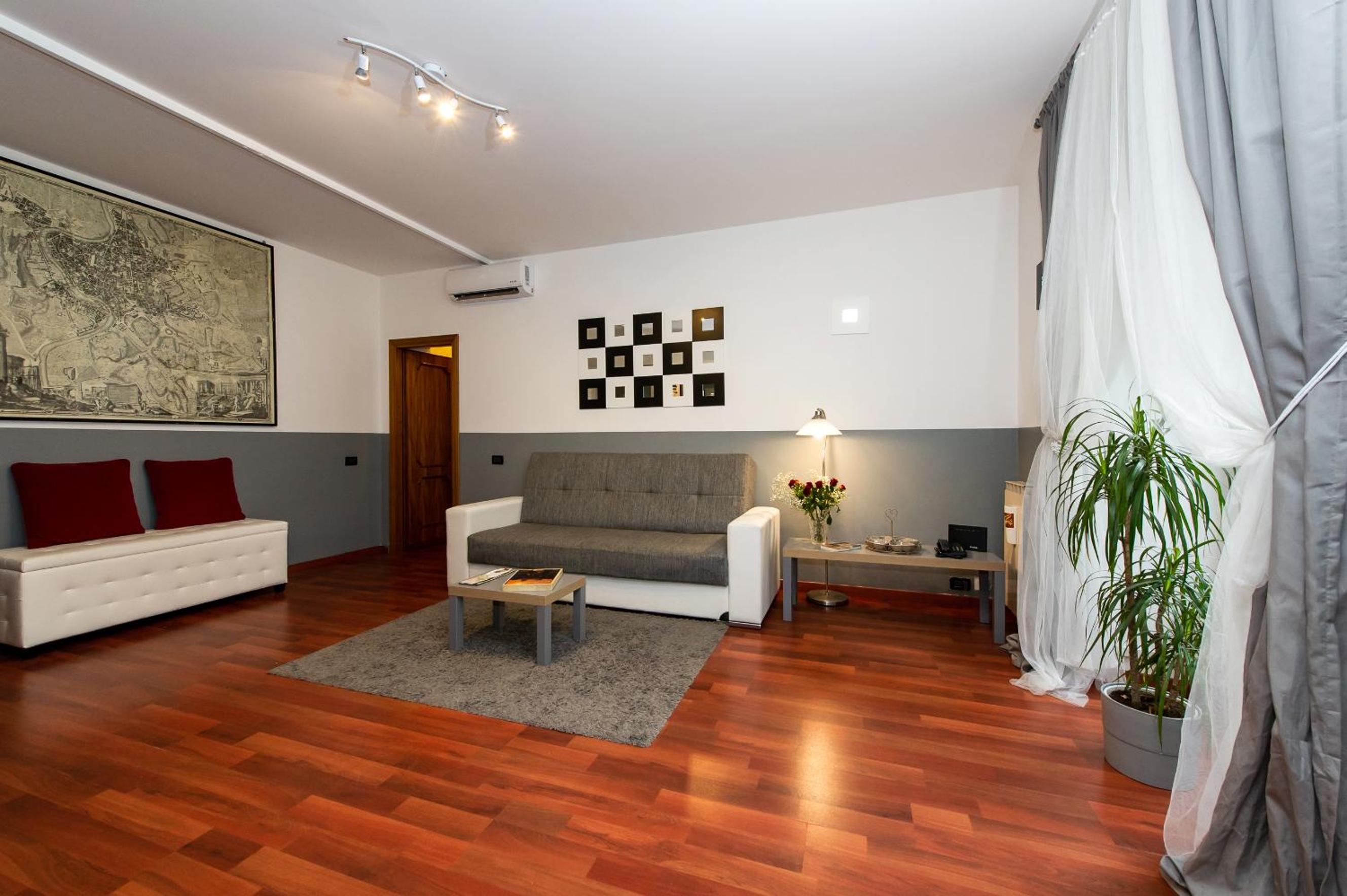 Deluxe Apartment