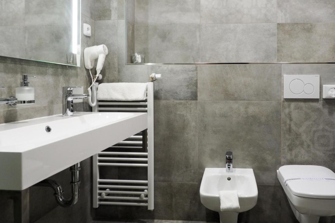 Double or Twin Room - Photo 14