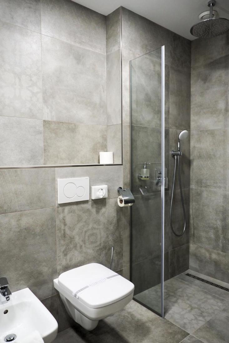 Double or Twin Room - Photo 13