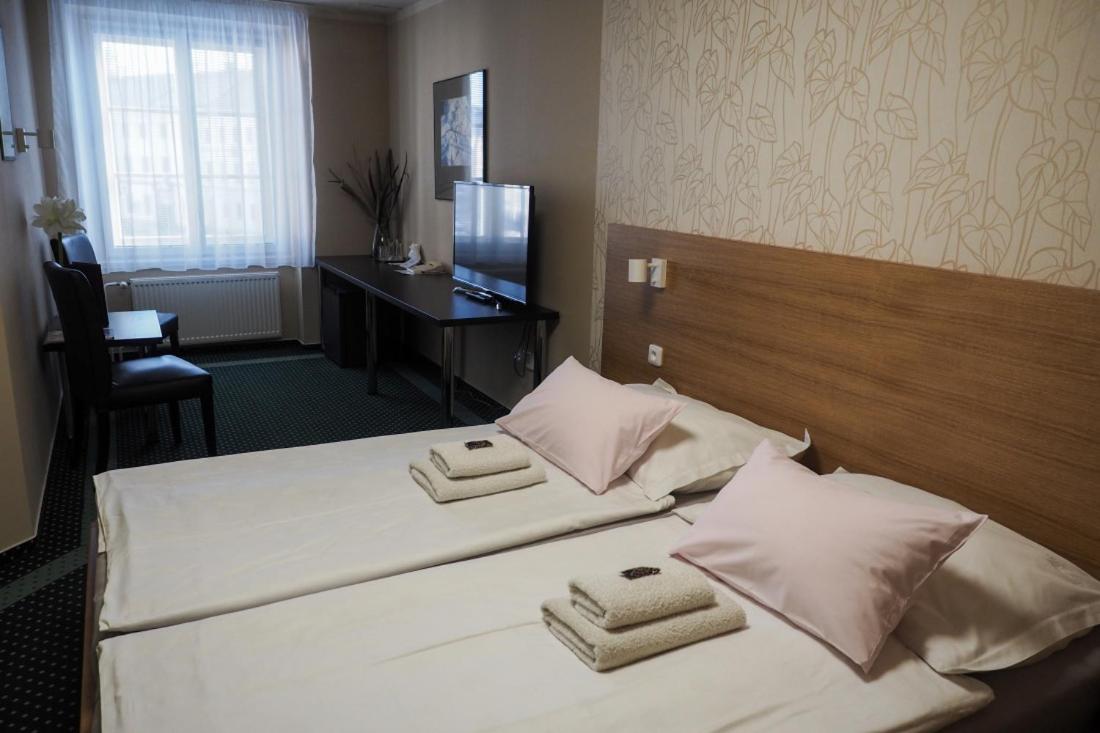 Double or Twin Room - Photo 1