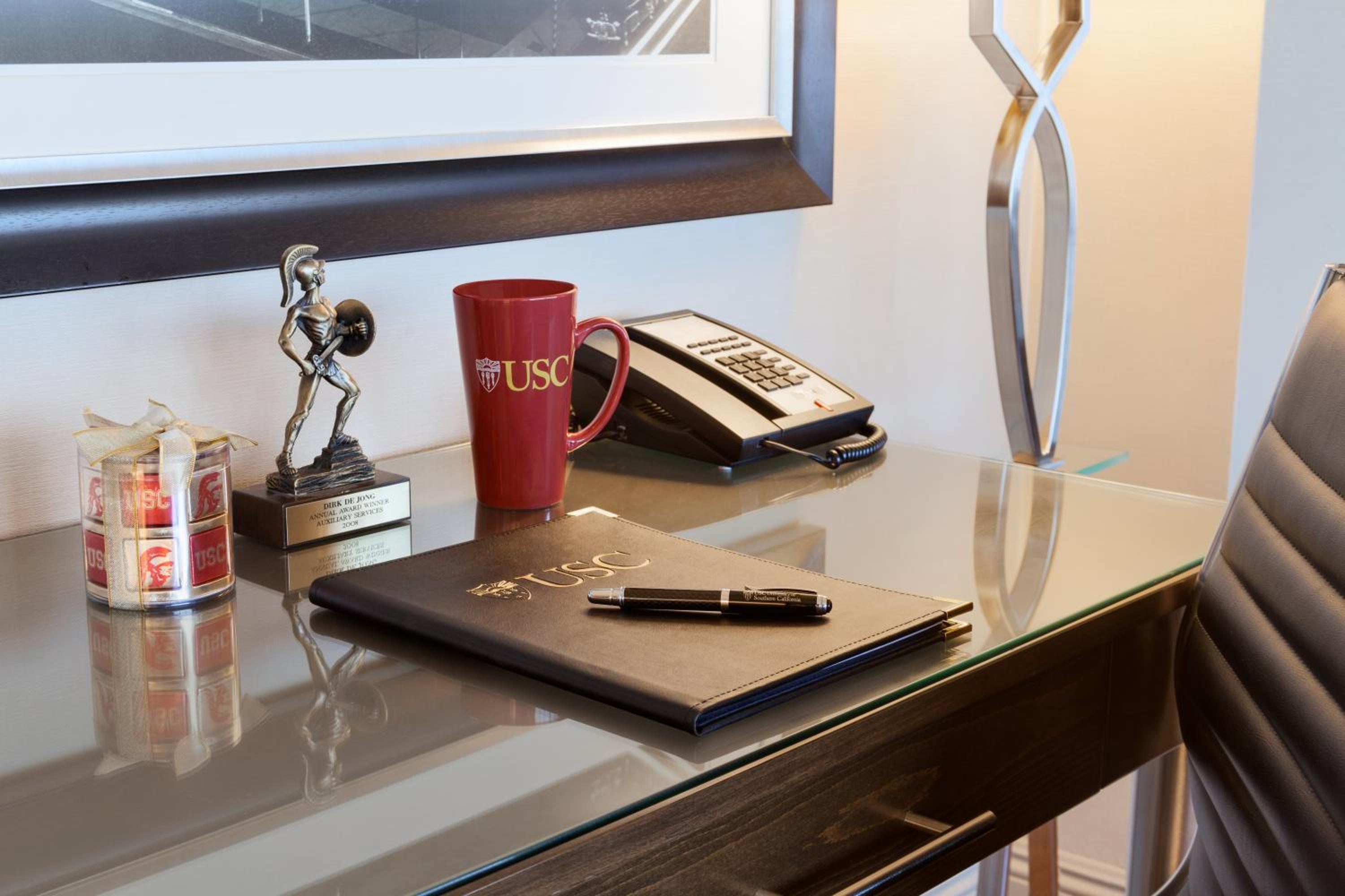 Executive King Room thumbnail 5