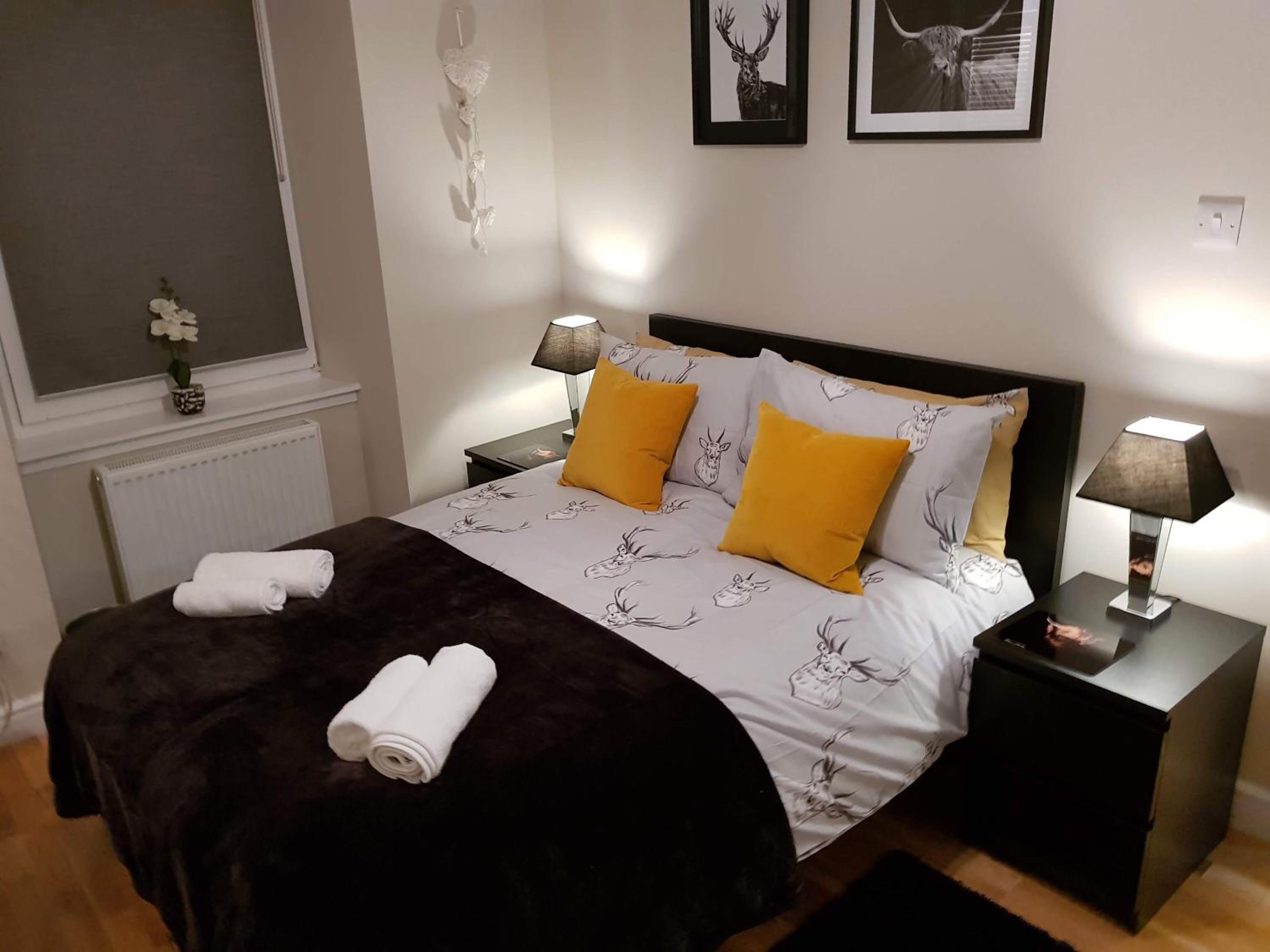 One-Bedroom Apartment - Photo 1
