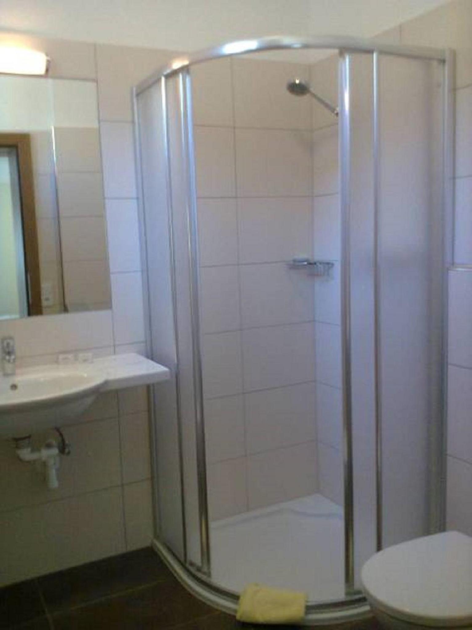 Standard Double Room - Photo 9
