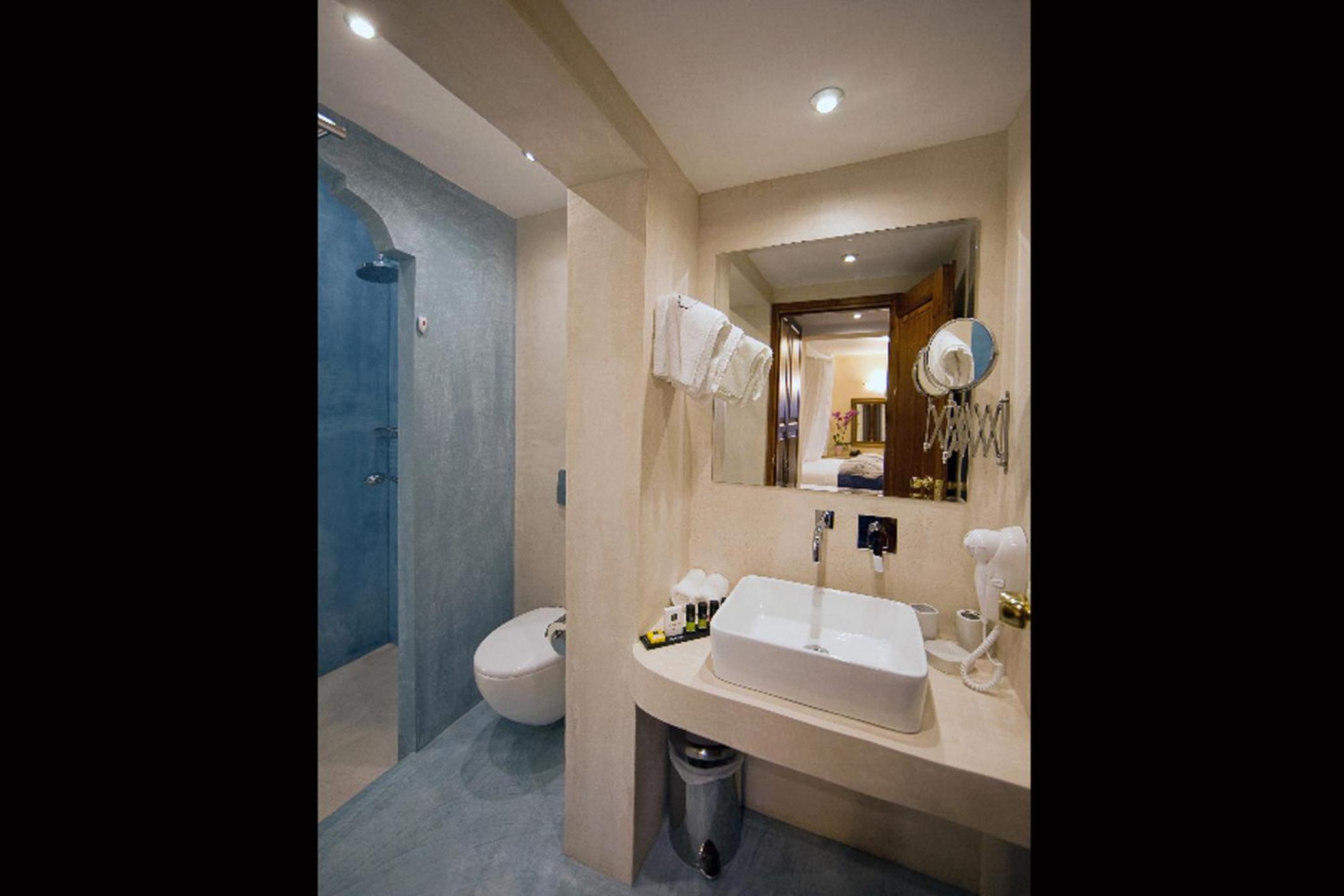 Superior Double Room (A Travel into the Light) photo 2