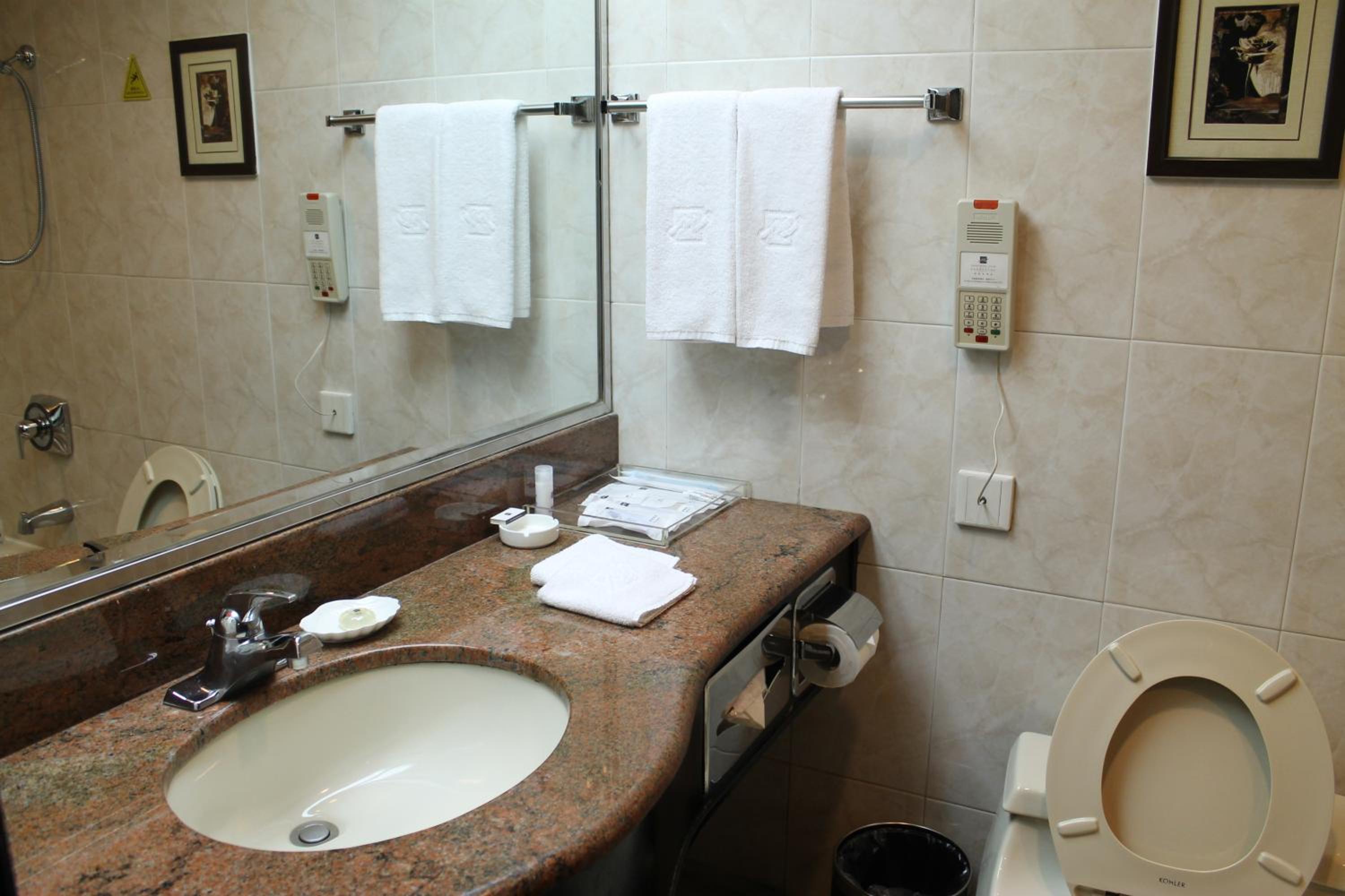 Superior Double Room(6th - 8th Floor) - Photo 3