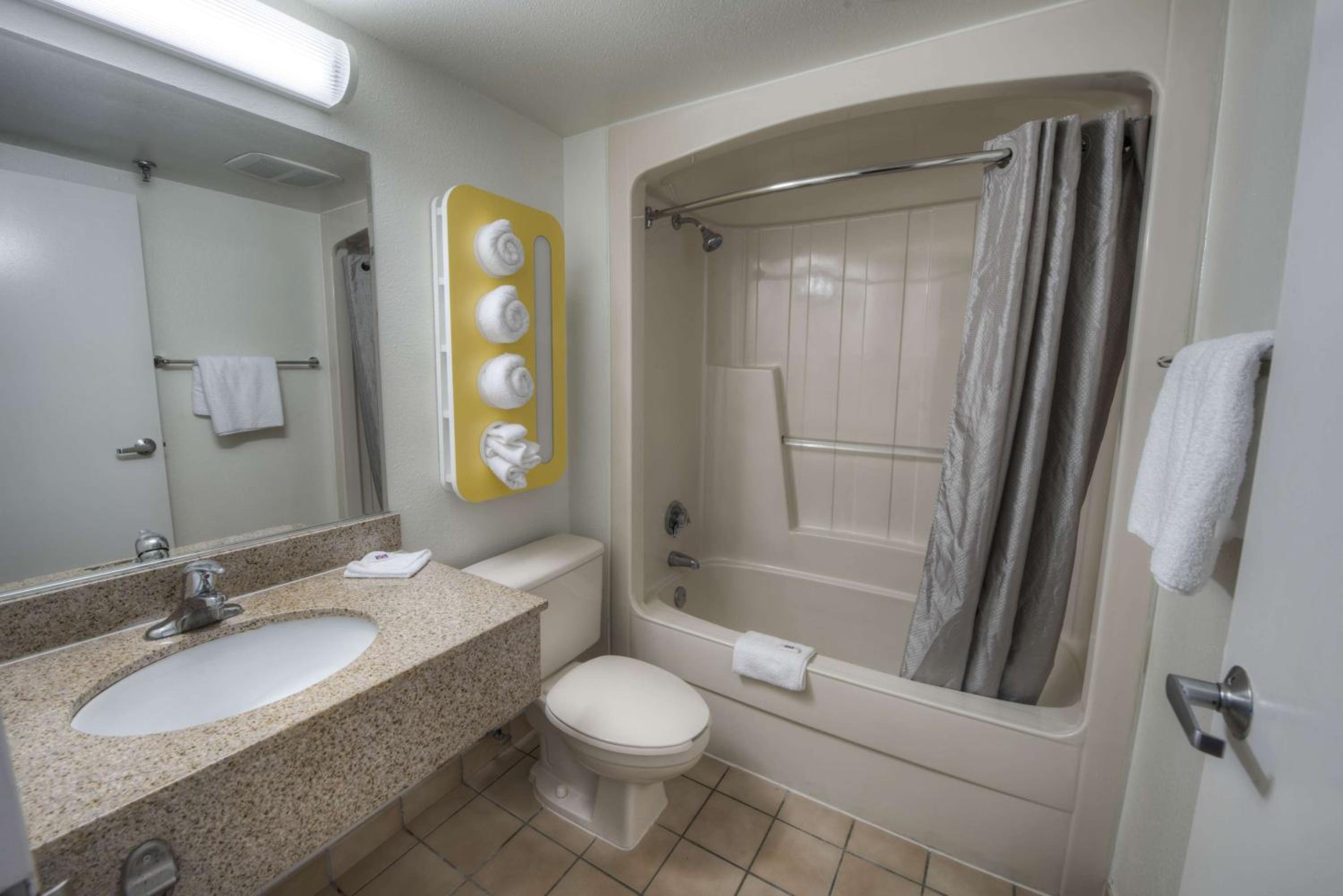 Deluxe Quadruple Room - Smoking