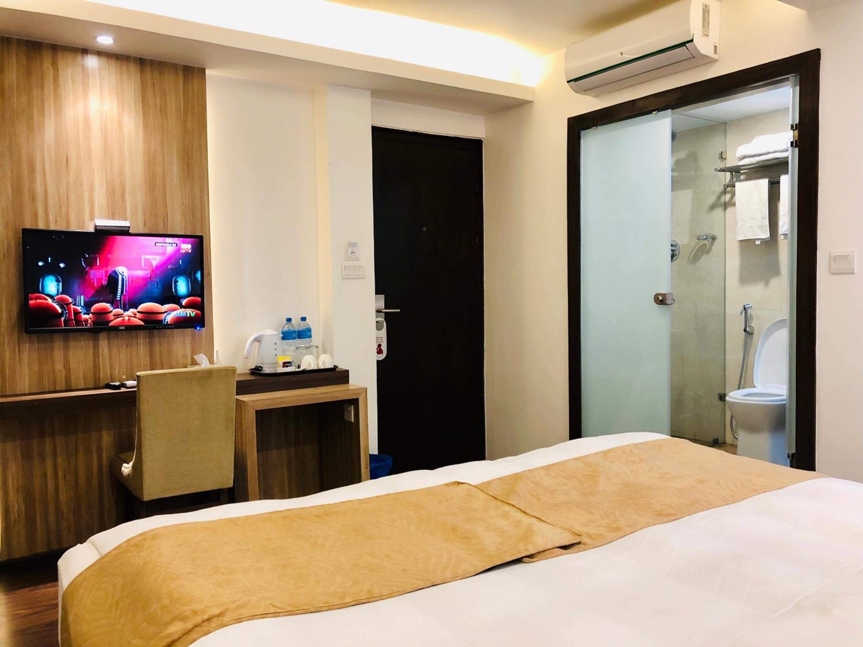 Deluxe Double or Twin Room - Photo 16