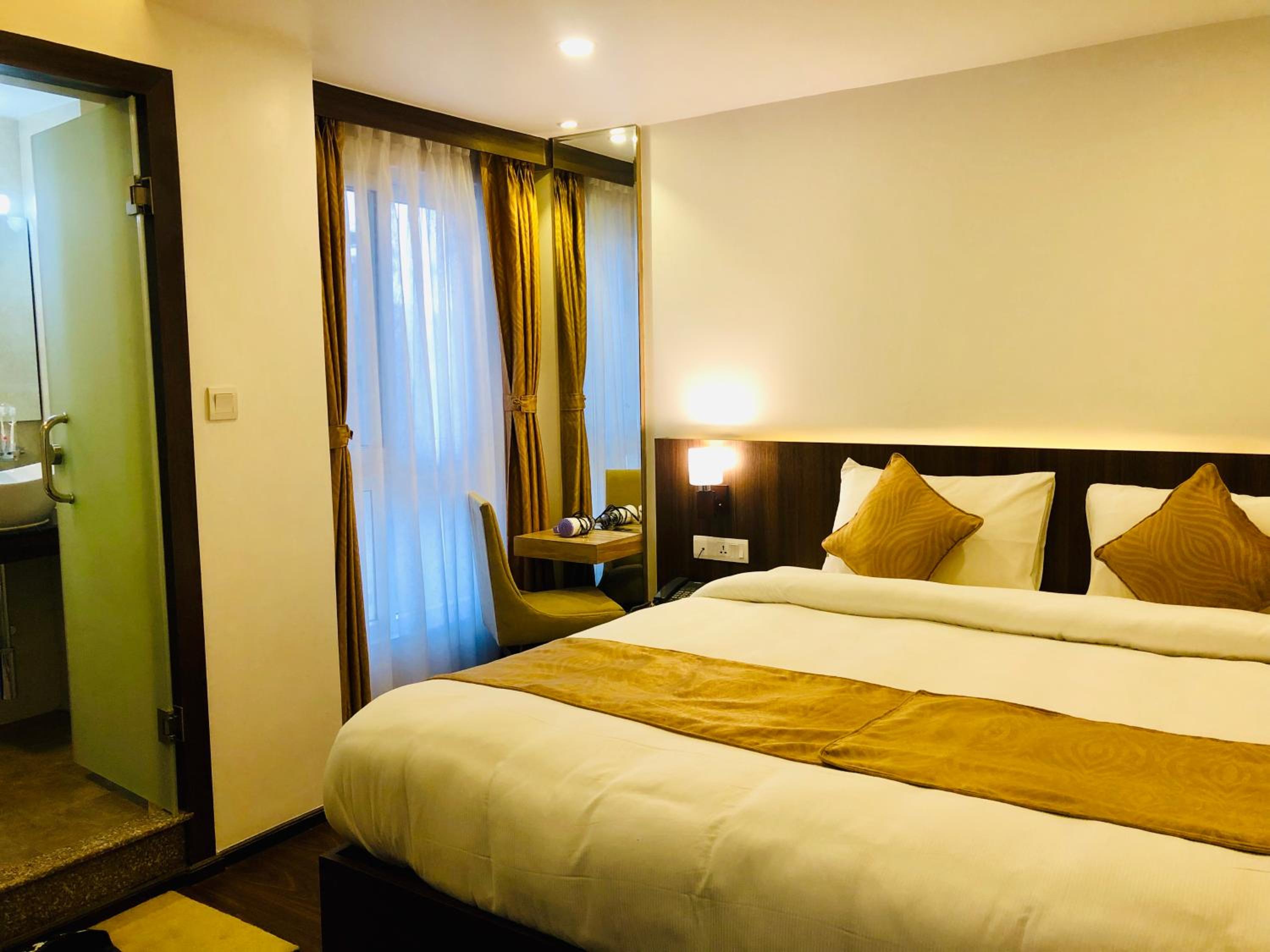 Deluxe Double or Twin Room - Photo 14