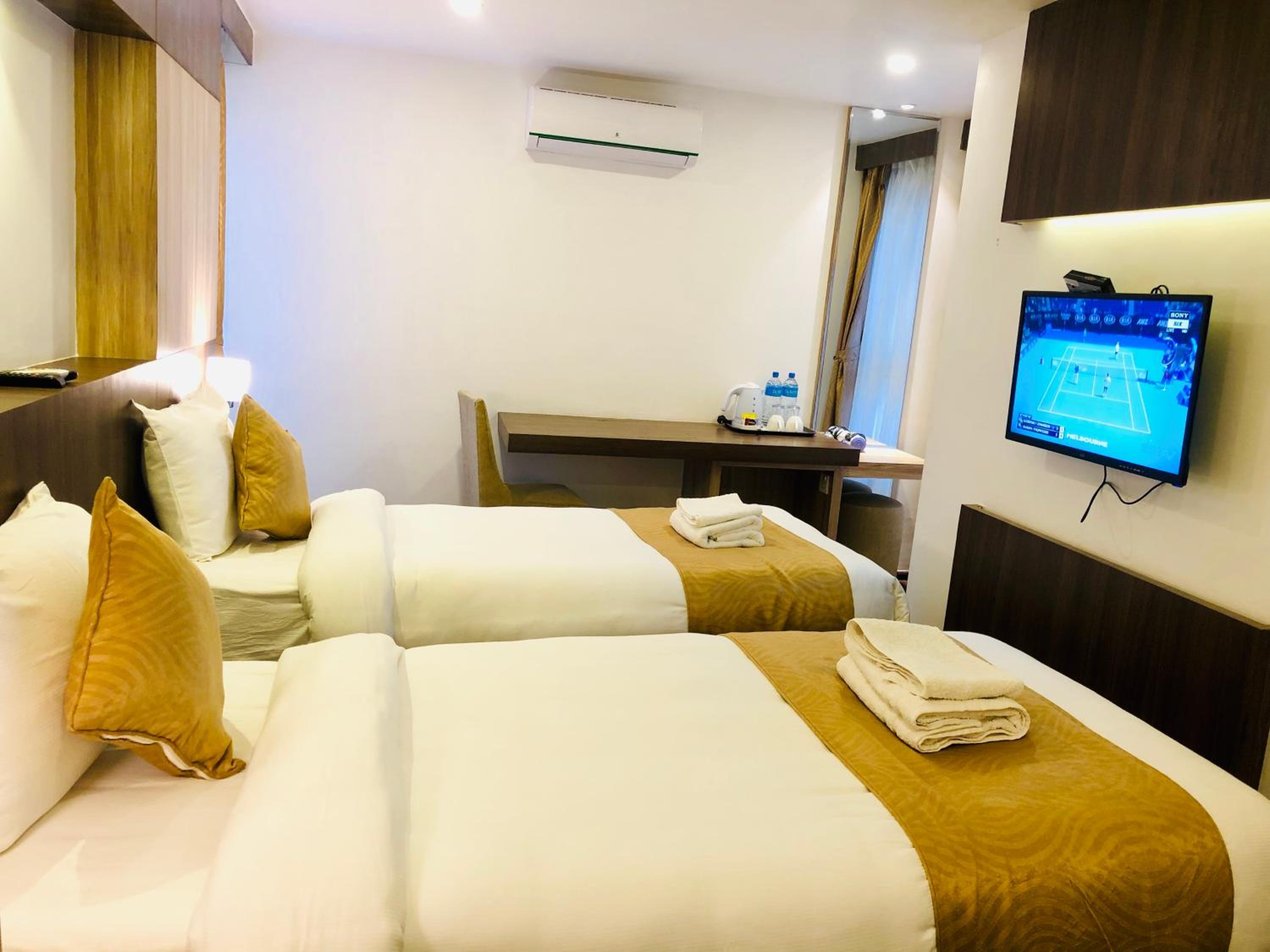 Deluxe Double or Twin Room - Photo 8