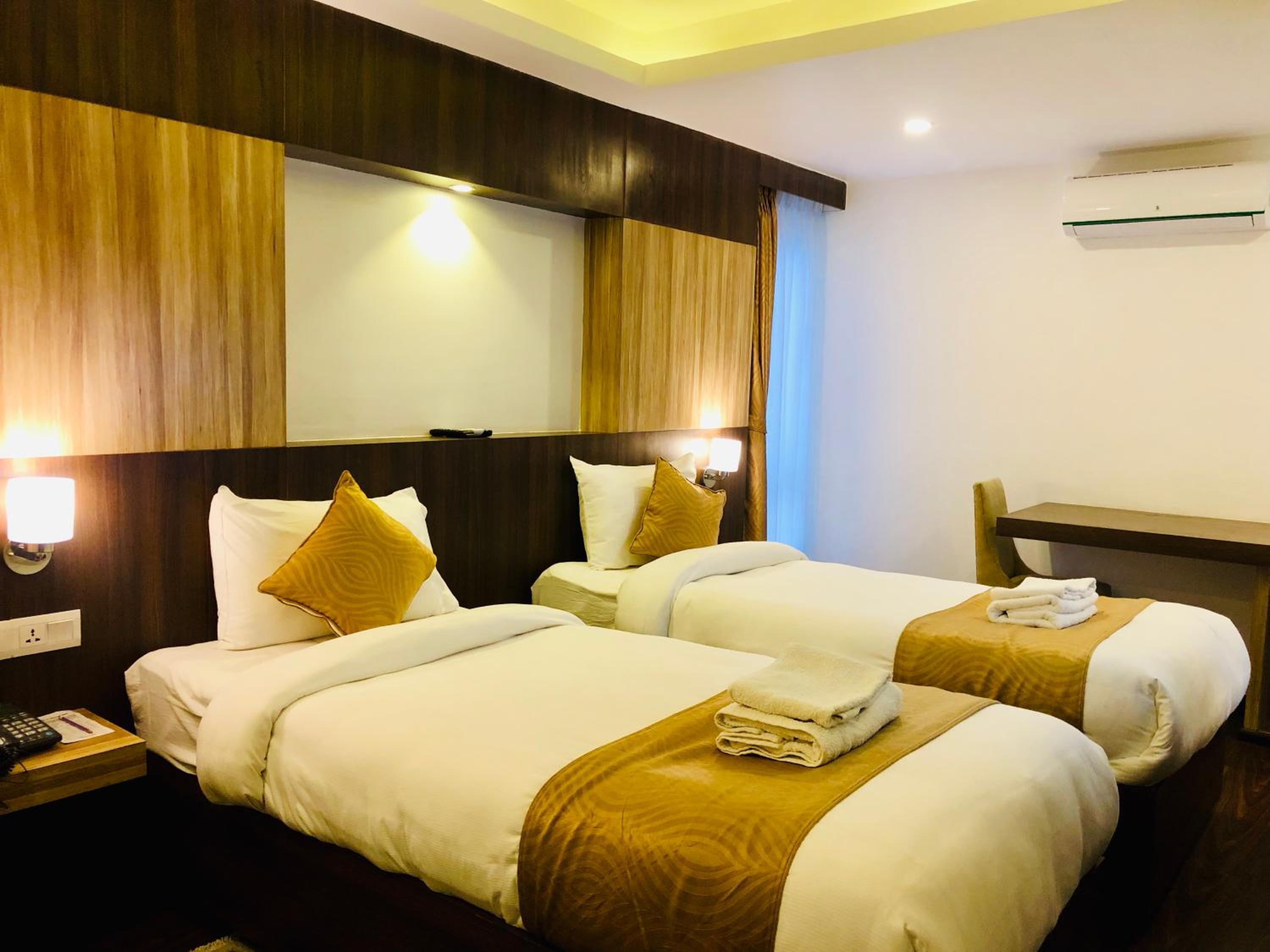 Deluxe Double or Twin Room - Photo 4