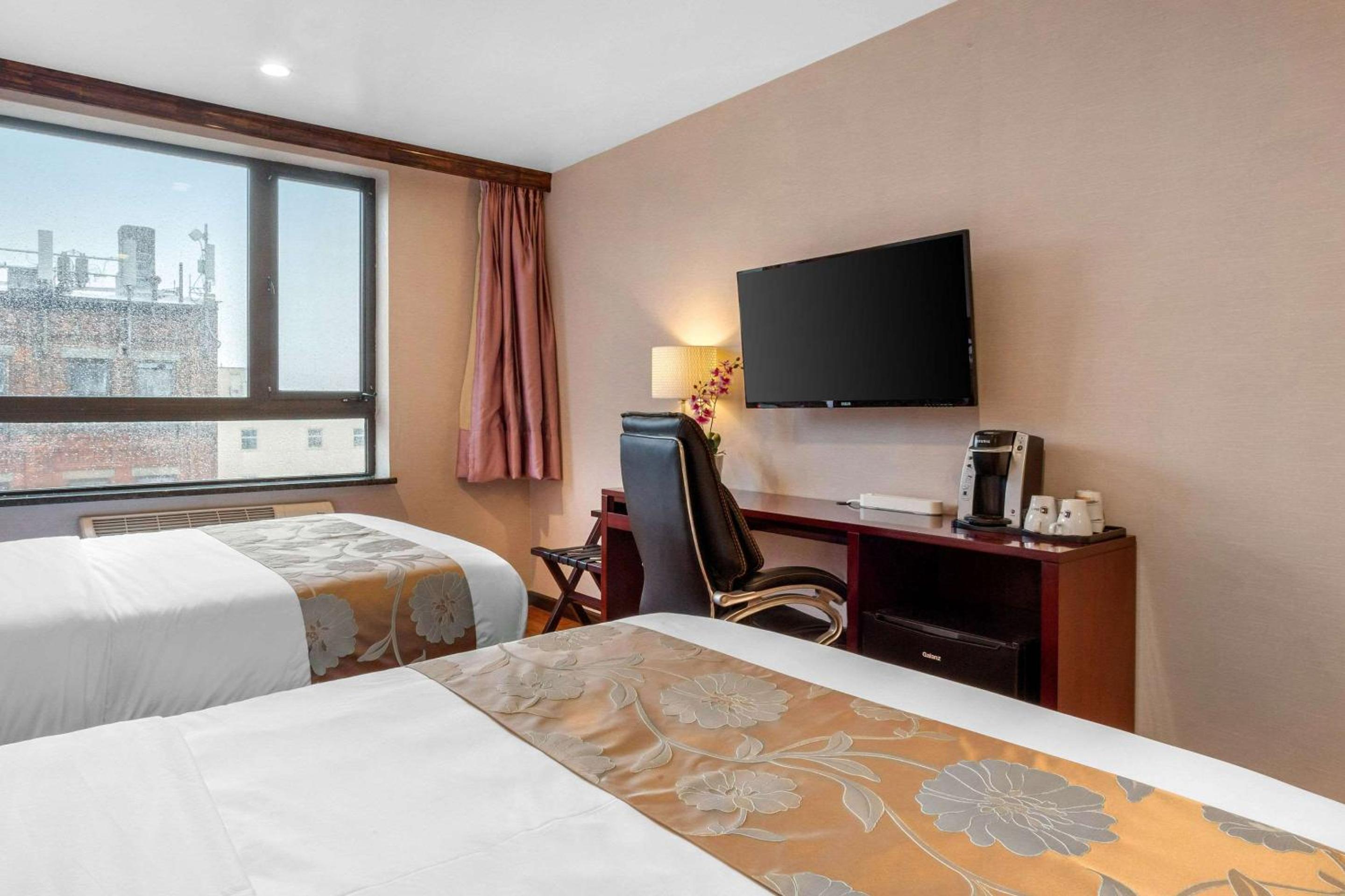 Twin Room - Non Smoking - Photo 4