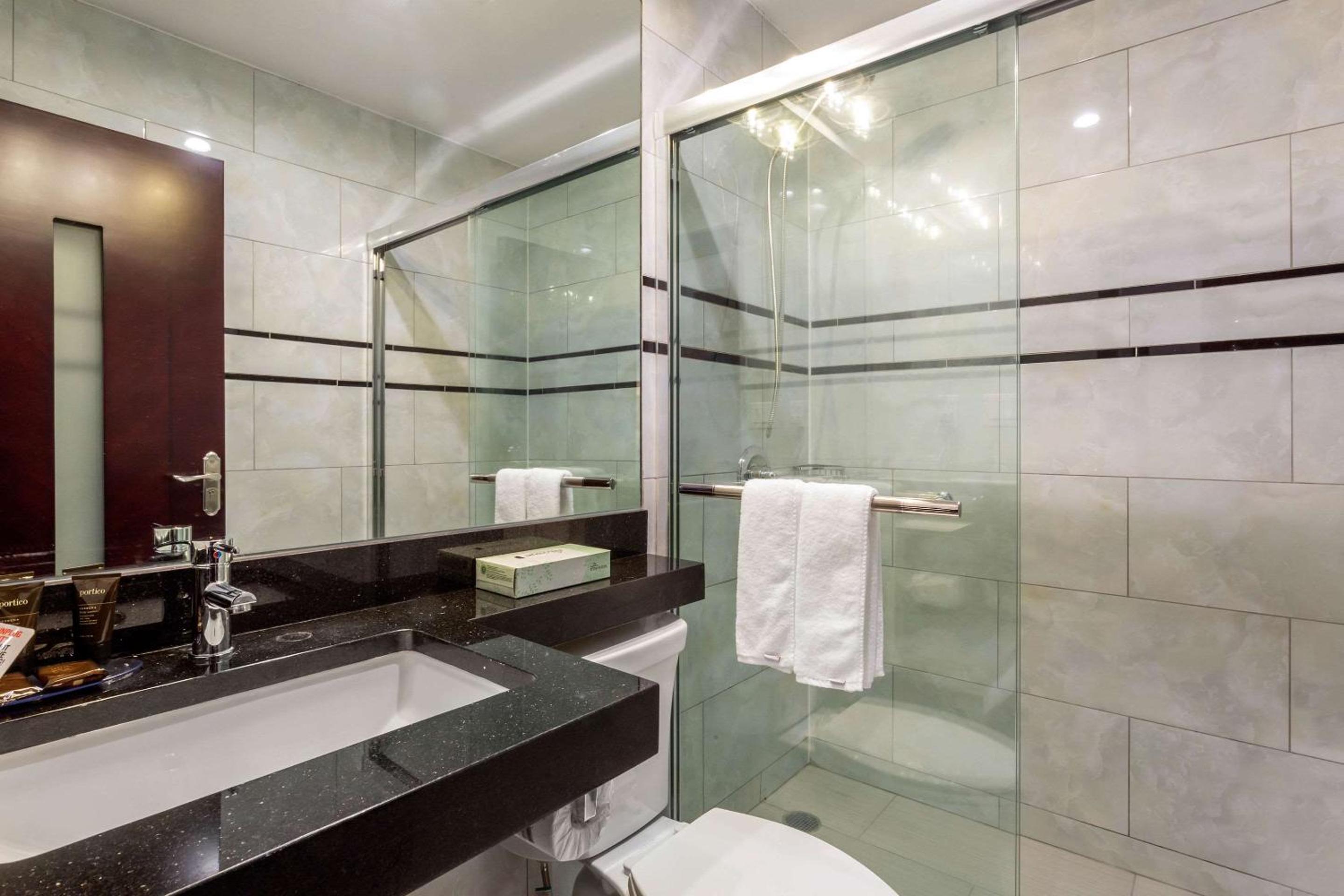 King Room - Non-Smoking - Photo 7