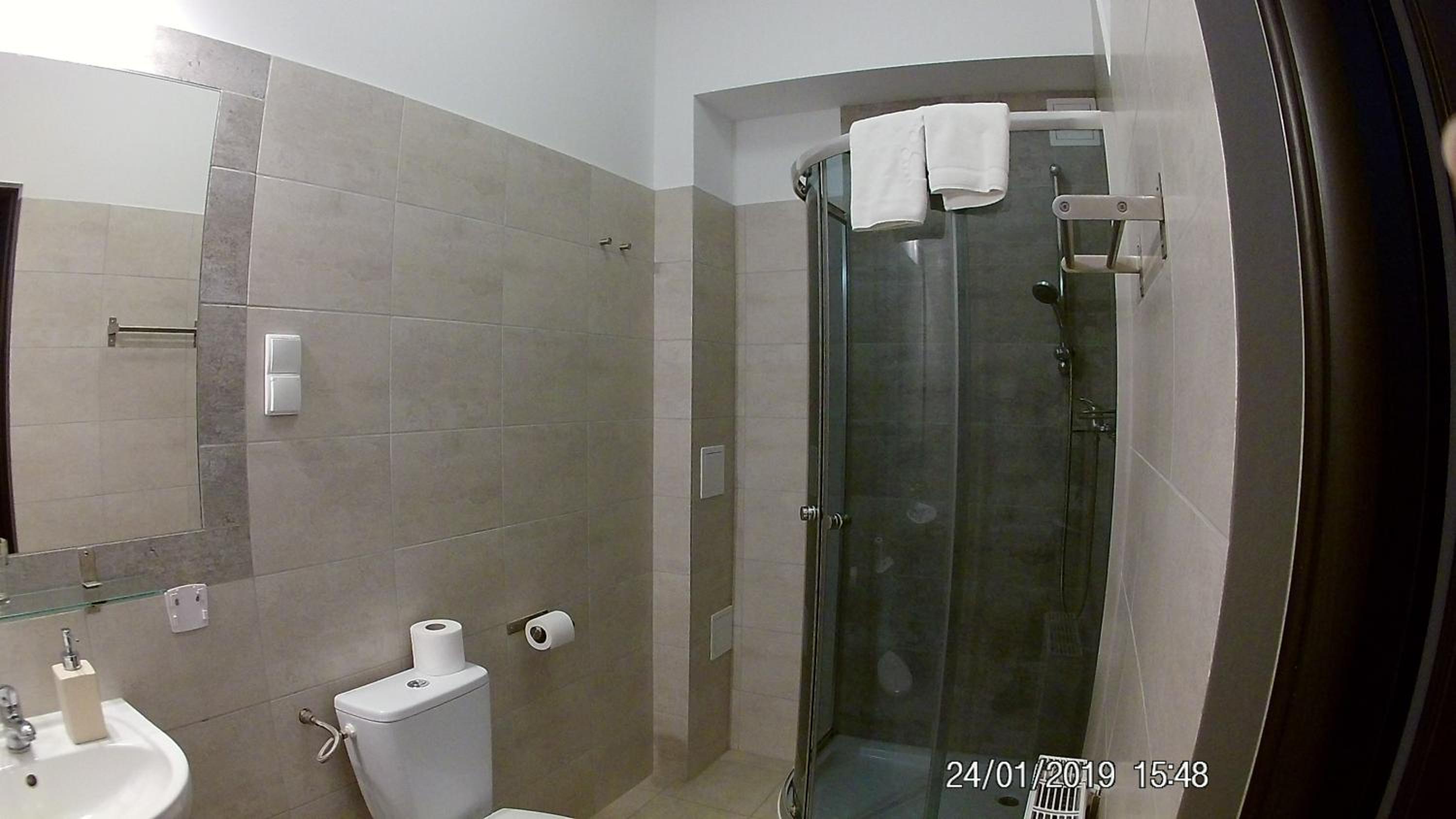 Double Room - Photo 9